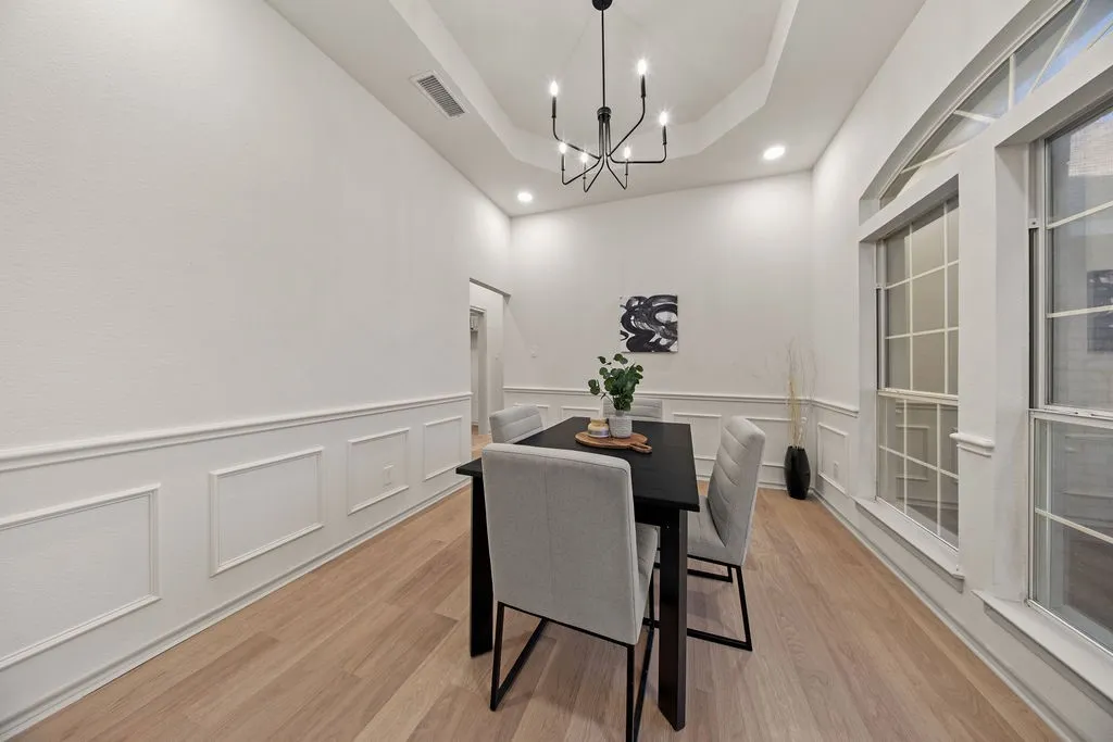 Single Family Residence For Sale in Tarrant County , 10138 Trail Ridge Drive, Benbrook, Texas 76126, 3 Bedroom, 2 Bathroom, 2 Garage spaces, 1,857 Sqft, built in 1996, mls#21419213, Real Estate Agent in Benbrook, Homes For Sale in Tarrant county, Homes For Sale in Benbrook, Realtor in Benbrook Texas, Real Estate Brokerage Independent Realty Texas, Luminita Cordes Realtor