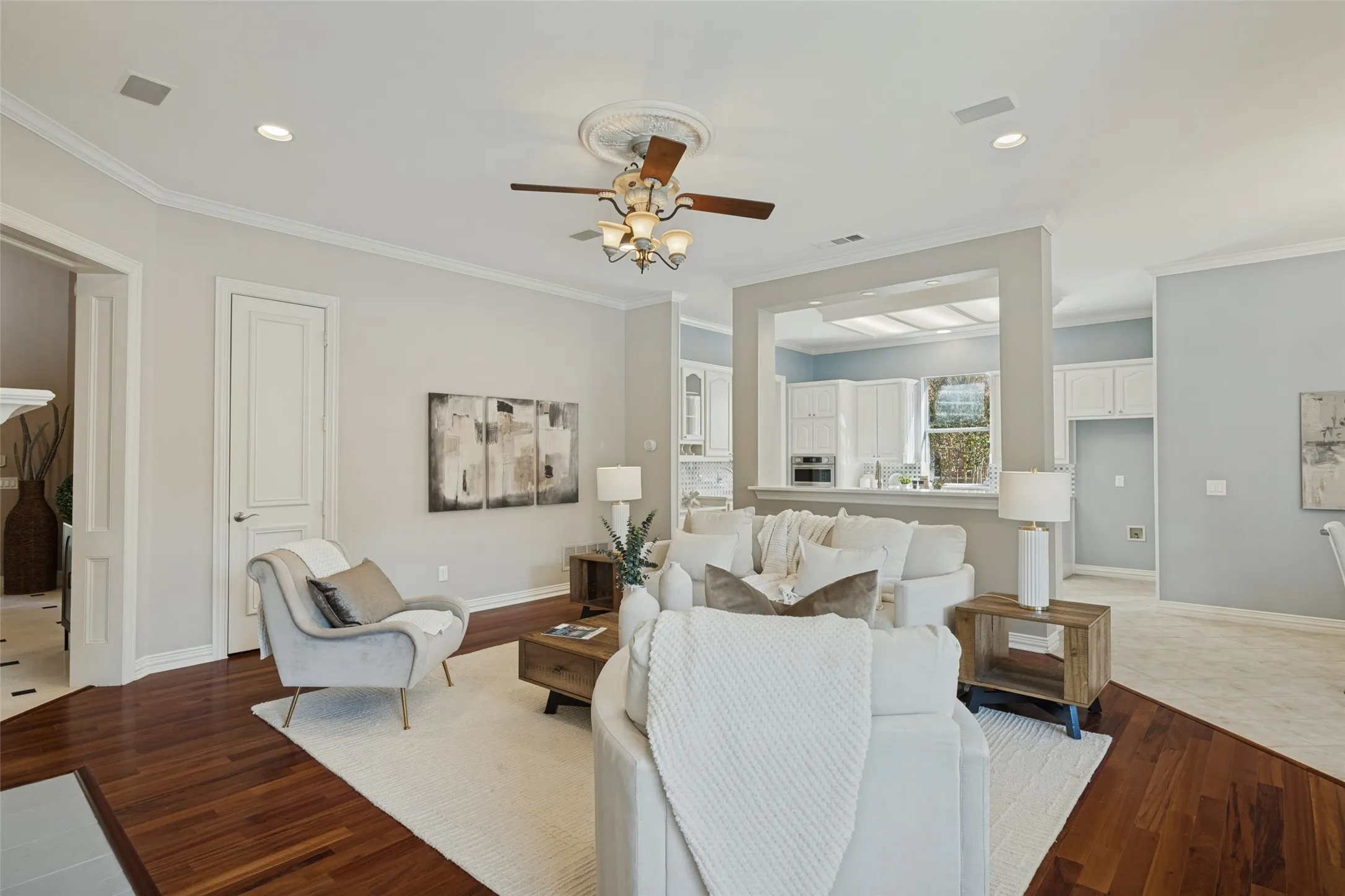 Single Family Residence For Sale in Collin County , 5976 Tipperary Drive, Plano, Texas 75093, 4 Bedroom, 4 Bathroom, 3 Garage spaces, 3,881 Sqft, built in 1994, mls#21393019, Real Estate Agent in Plano, Homes For Sale in Collin county, Homes For Sale in Plano, Realtor in Plano Texas, Real Estate Brokerage Independent Realty Texas, Luminita Cordes Realtor
