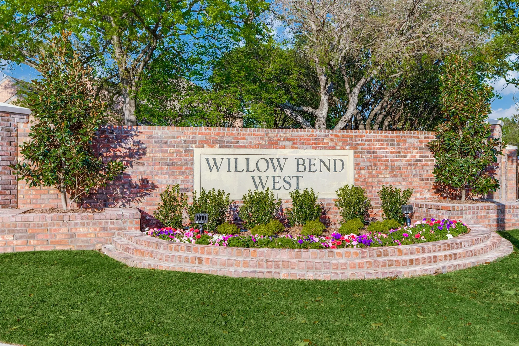 Prestigious Willow Bend