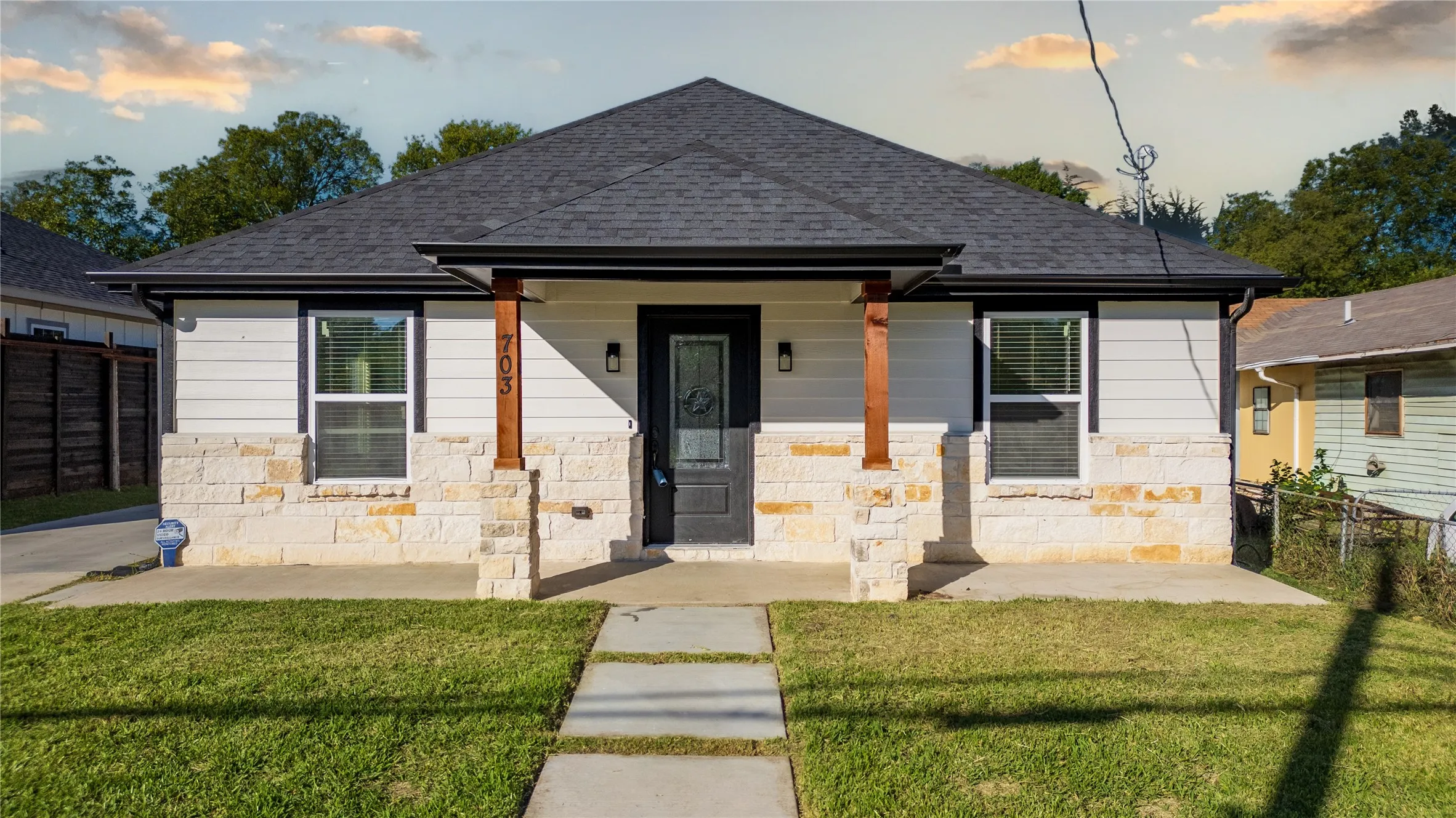 Single Family Residence For Sale in Dallas County , 703 N Dwight Avenue, Dallas, Texas 75211, 3 Bedroom, 3 Bathroom, Garage spaces, 1,998 Sqft, built in 2026, mls#21407171, Real Estate Agent in Dallas, Homes For Sale in Dallas county, Homes For Sale in Dallas, Realtor in Dallas Texas, Real Estate Brokerage Independent Realty Texas, Luminita Cordes Realtor