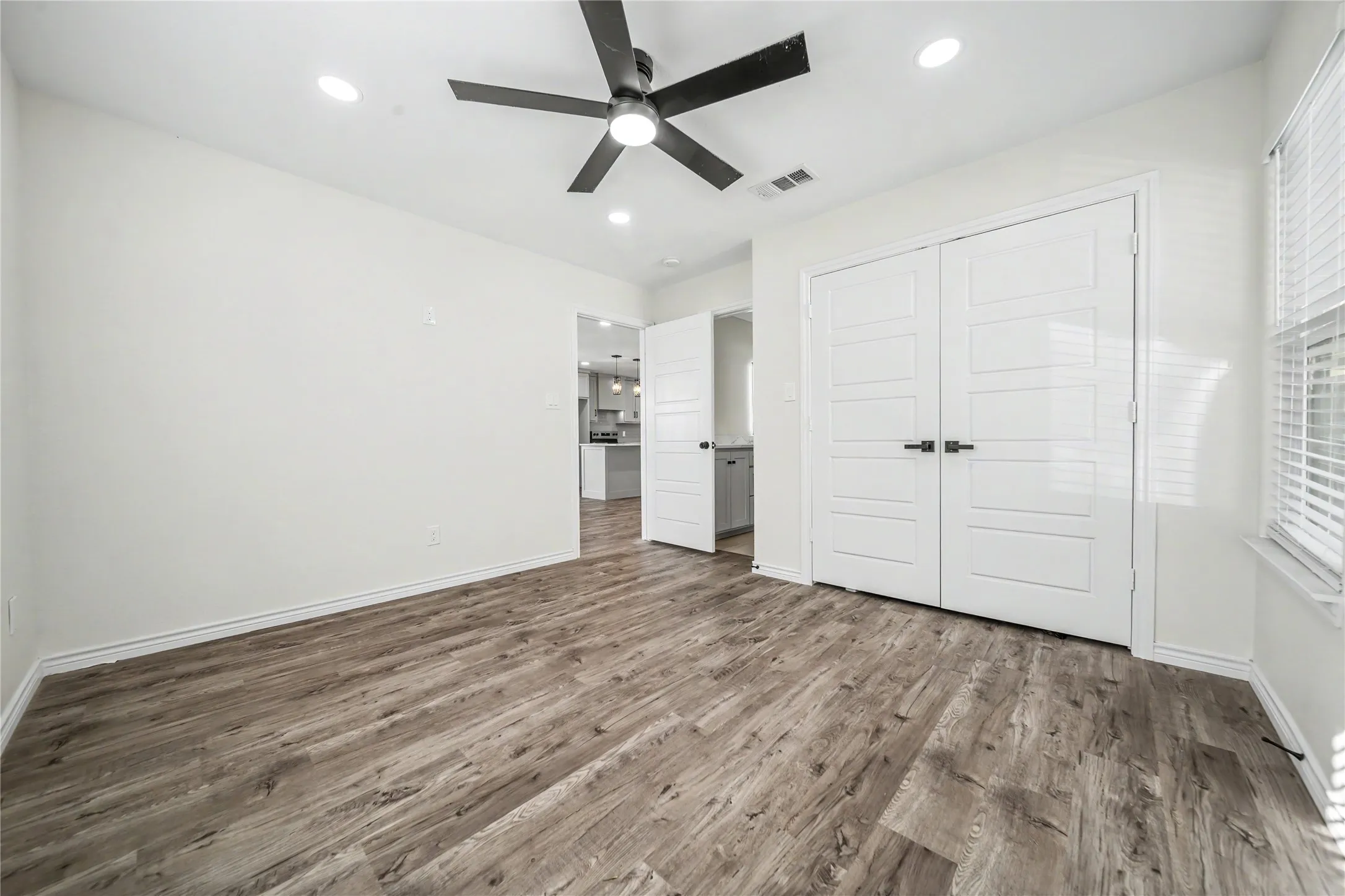 Single Family Residence For Sale in Dallas County , 703 N Dwight Avenue, Dallas, Texas 75211, 3 Bedroom, 3 Bathroom, Garage spaces, 1,998 Sqft, built in 2026, mls#21407171, Real Estate Agent in Dallas, Homes For Sale in Dallas county, Homes For Sale in Dallas, Realtor in Dallas Texas, Real Estate Brokerage Independent Realty Texas, Luminita Cordes Realtor