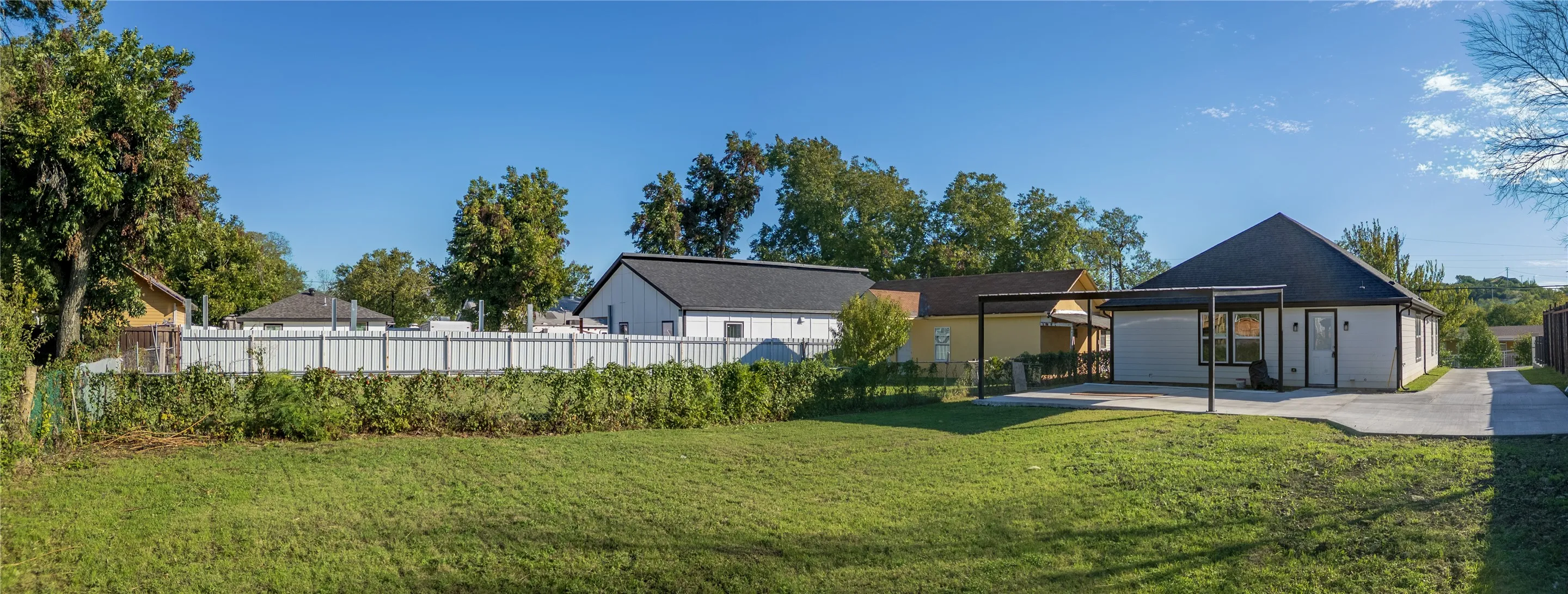 Single Family Residence For Sale in Dallas County , 703 N Dwight Avenue, Dallas, Texas 75211, 3 Bedroom, 3 Bathroom, Garage spaces, 1,998 Sqft, built in 2026, mls#21407171, Real Estate Agent in Dallas, Homes For Sale in Dallas county, Homes For Sale in Dallas, Realtor in Dallas Texas, Real Estate Brokerage Independent Realty Texas, Luminita Cordes Realtor
