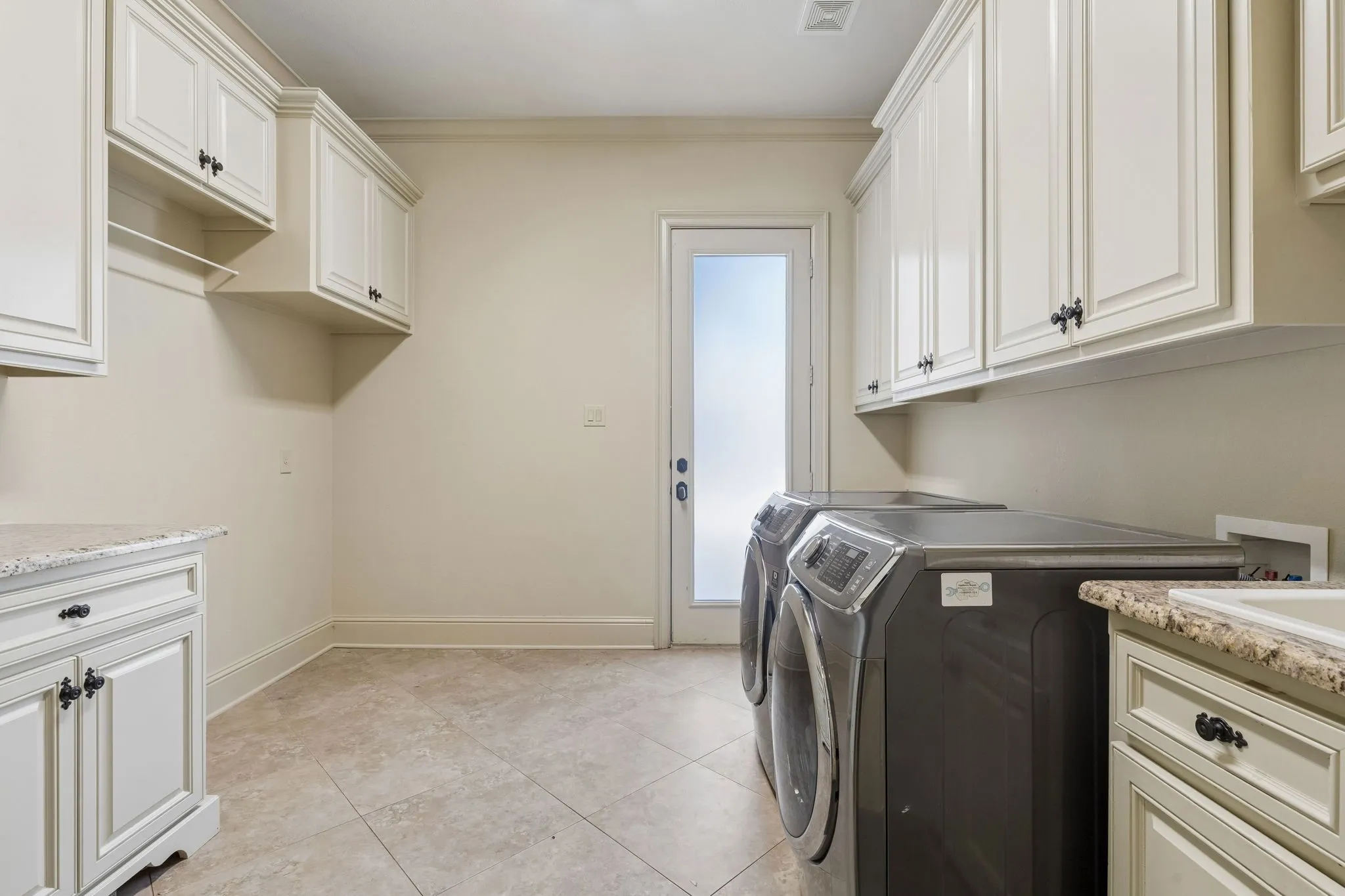 Single Family Residence For Sale in Tarrant County , 1220 Pine Hurst Drive, Keller, Texas 76248, 5 Bedroom, 6 Bathroom, 4 Garage spaces, 5,544 Sqft, built in 2007, mls#21418876, Real Estate Agent in Keller, Homes For Sale in Tarrant county, Homes For Sale in Keller, Realtor in Keller Texas, Real Estate Brokerage Independent Realty Texas, Luminita Cordes Realtor