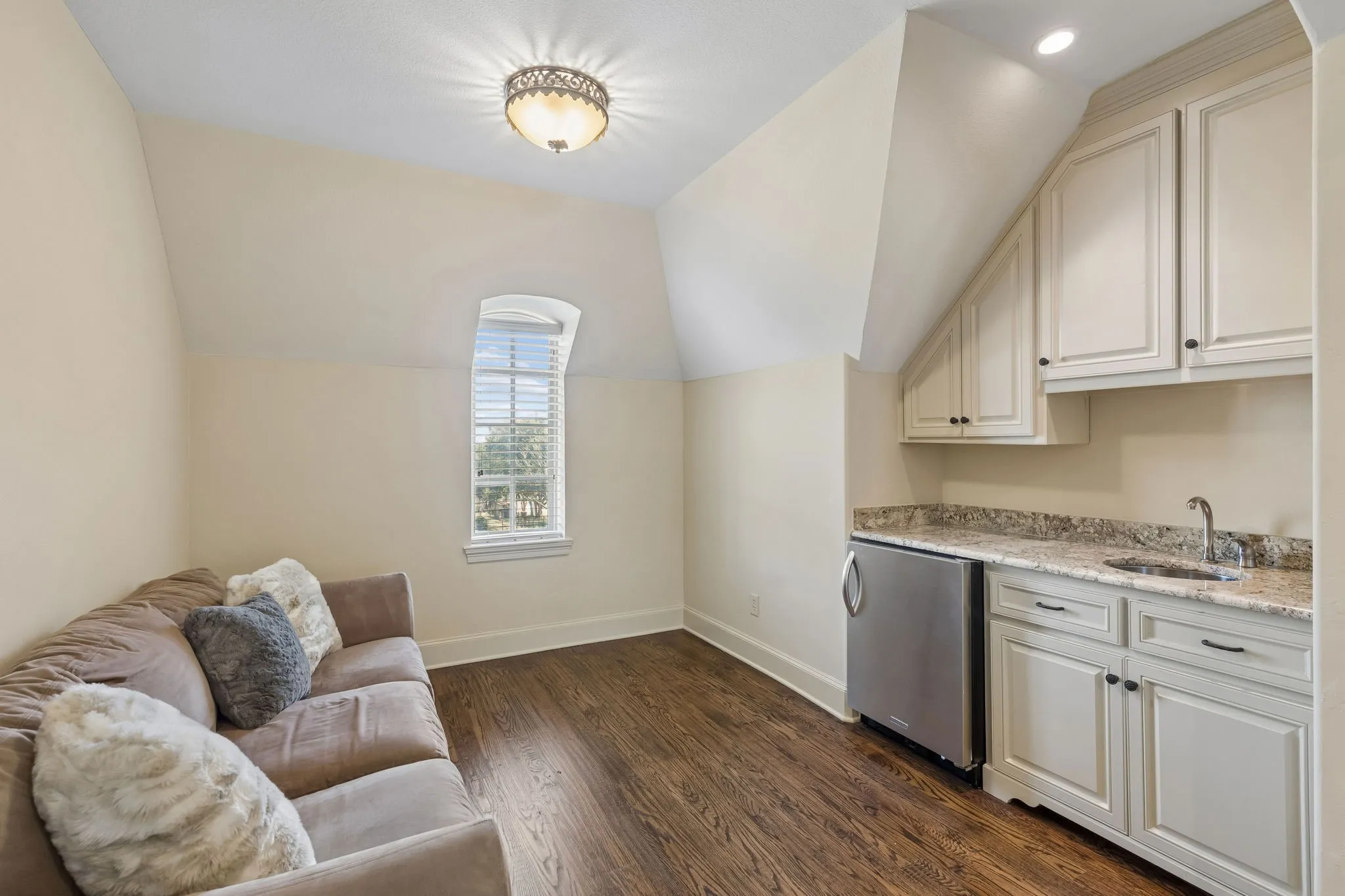 Single Family Residence For Sale in Tarrant County , 1220 Pine Hurst Drive, Keller, Texas 76248, 5 Bedroom, 6 Bathroom, 4 Garage spaces, 5,544 Sqft, built in 2007, mls#21418876, Real Estate Agent in Keller, Homes For Sale in Tarrant county, Homes For Sale in Keller, Realtor in Keller Texas, Real Estate Brokerage Independent Realty Texas, Luminita Cordes Realtor
