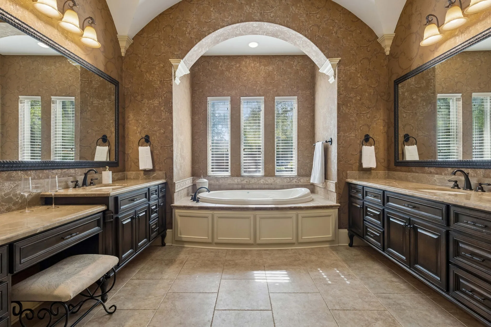 Single Family Residence For Sale in Tarrant County , 1220 Pine Hurst Drive, Keller, Texas 76248, 5 Bedroom, 6 Bathroom, 4 Garage spaces, 5,544 Sqft, built in 2007, mls#21418876, Real Estate Agent in Keller, Homes For Sale in Tarrant county, Homes For Sale in Keller, Realtor in Keller Texas, Real Estate Brokerage Independent Realty Texas, Luminita Cordes Realtor