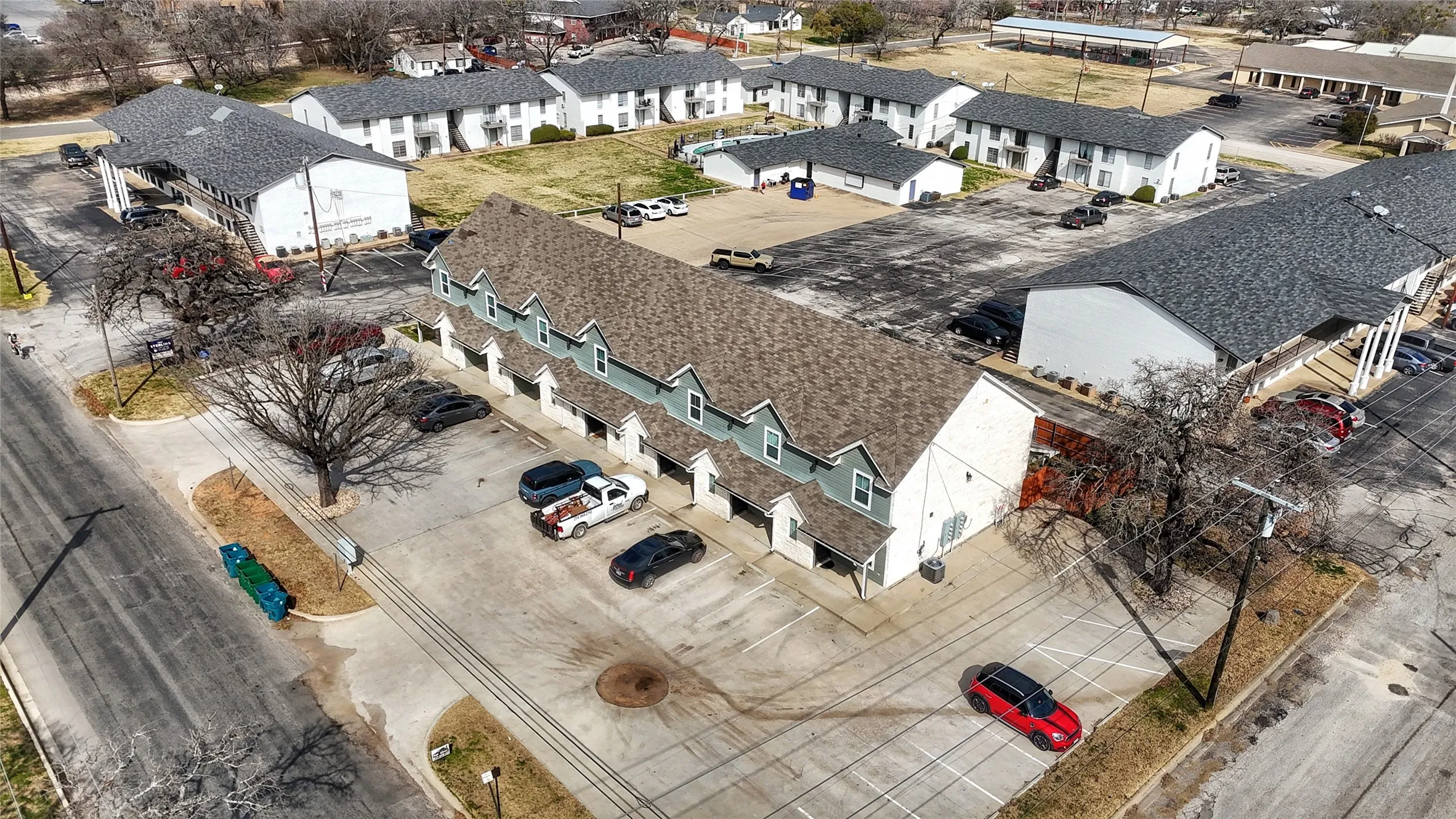 Townhouse For Rent in Erath County , 555 S Lillian Street, Stephenville, Texas 76401, 3 Bedroom, 3 Bathroom, Garage spaces, 1,300 Sqft, built in 2022, mls#21419480, Real Estate Agent in Stephenville, Homes For Rent in Erath county, Homes For Rent in Stephenville, Realtor in Stephenville Texas, Real Estate Brokerage Independent Realty Texas, Luminita Cordes Realtor