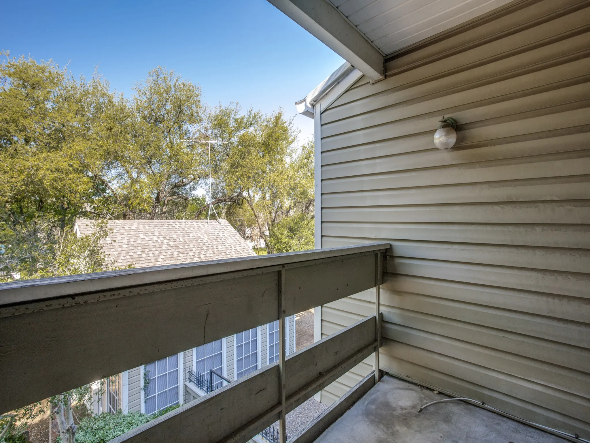 Apartment For Rent in Dallas County , 8550 Fair Oaks Crossing 204, Dallas, Texas 75243, 2 Bedroom, 1 Bathroom, Garage spaces, 858 Sqft, built in 1982, mls#21419528, Real Estate Agent in Dallas, Homes For Rent in Dallas county, Homes For Rent in Dallas, Realtor in Dallas Texas, Real Estate Brokerage Independent Realty Texas, Luminita Cordes Realtor
