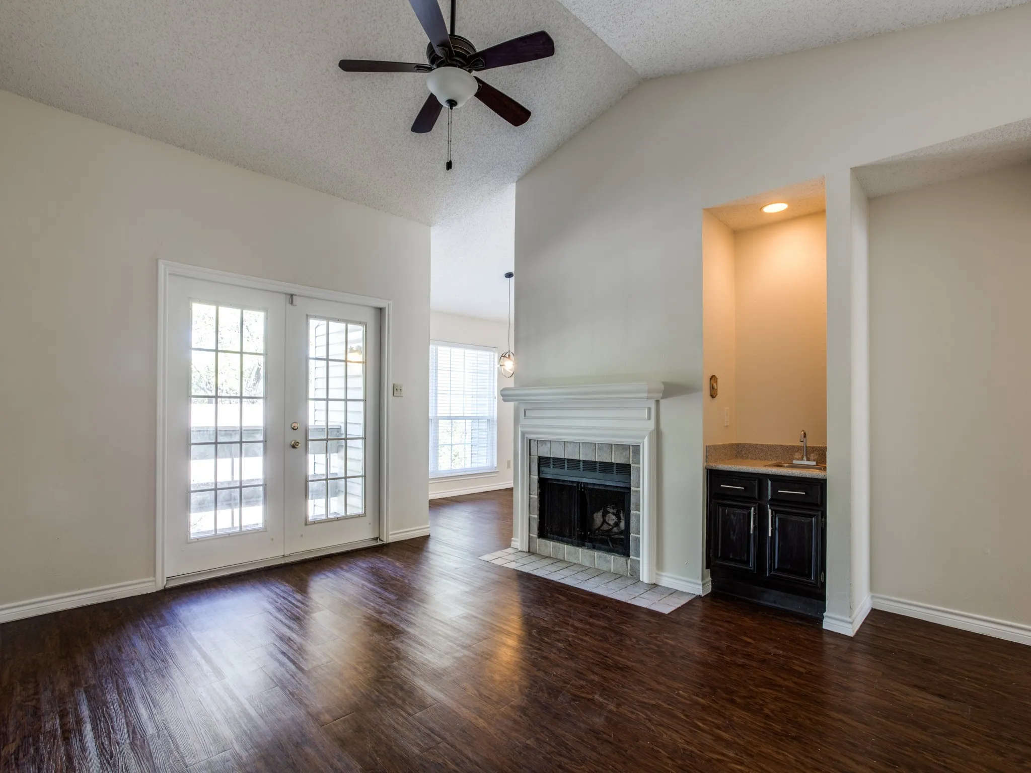 Apartment For Rent in Dallas County , 8550 Fair Oaks Crossing 204, Dallas, Texas 75243, 2 Bedroom, 1 Bathroom, Garage spaces, 858 Sqft, built in 1982, mls#21419528, Real Estate Agent in Dallas, Homes For Rent in Dallas county, Homes For Rent in Dallas, Realtor in Dallas Texas, Real Estate Brokerage Independent Realty Texas, Luminita Cordes Realtor