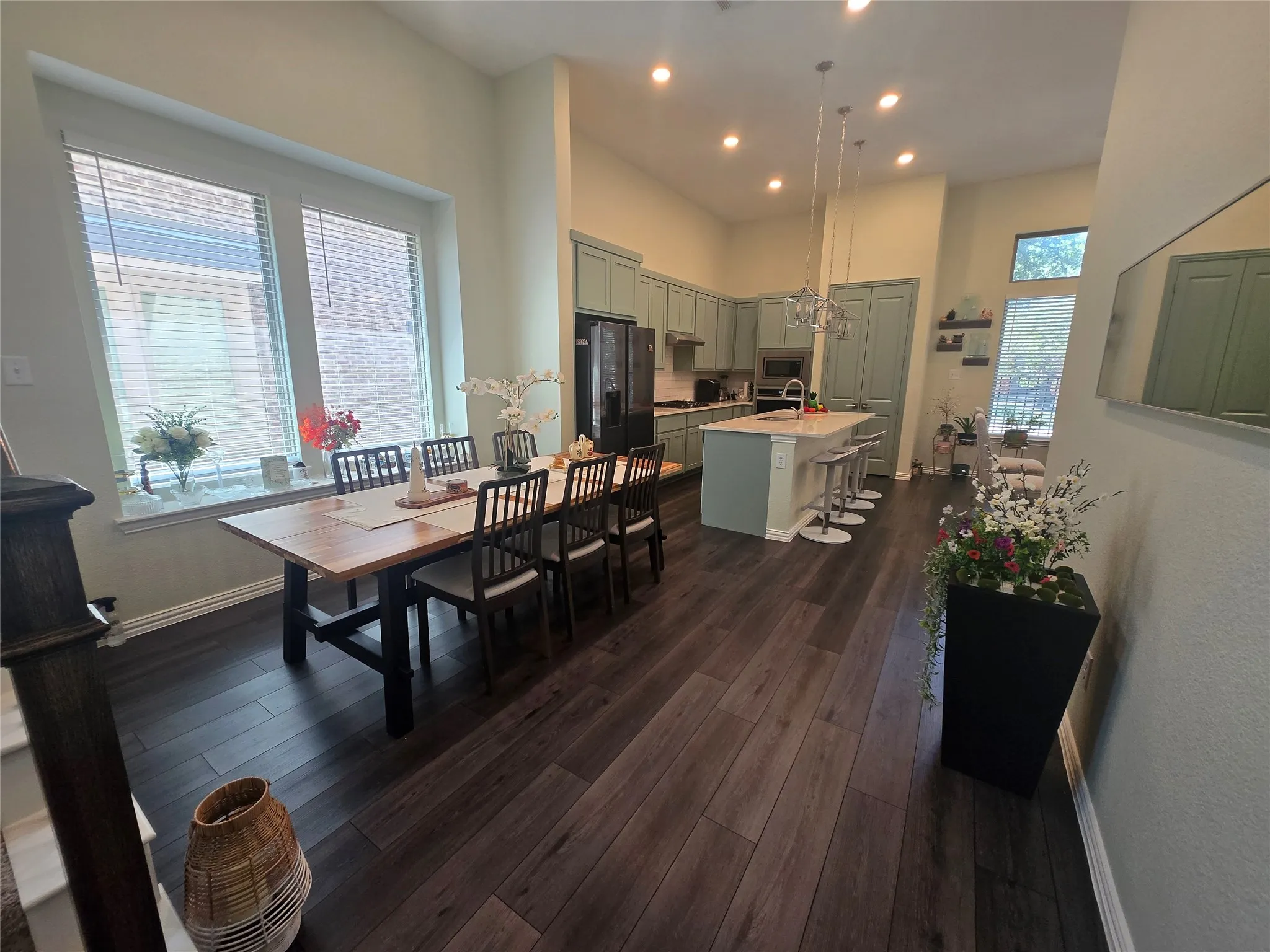 Single Family Residence For Sale in Dallas County , 9839 Romo Street, Irving, Texas 75063, 4 Bedroom, 4 Bathroom, 2 Garage spaces, 2,421 Sqft, built in 2021, mls#21419530, Real Estate Agent in Irving, Homes For Sale in Dallas county, Homes For Sale in Irving, Realtor in Irving Texas, Real Estate Brokerage Independent Realty Texas, Luminita Cordes Realtor