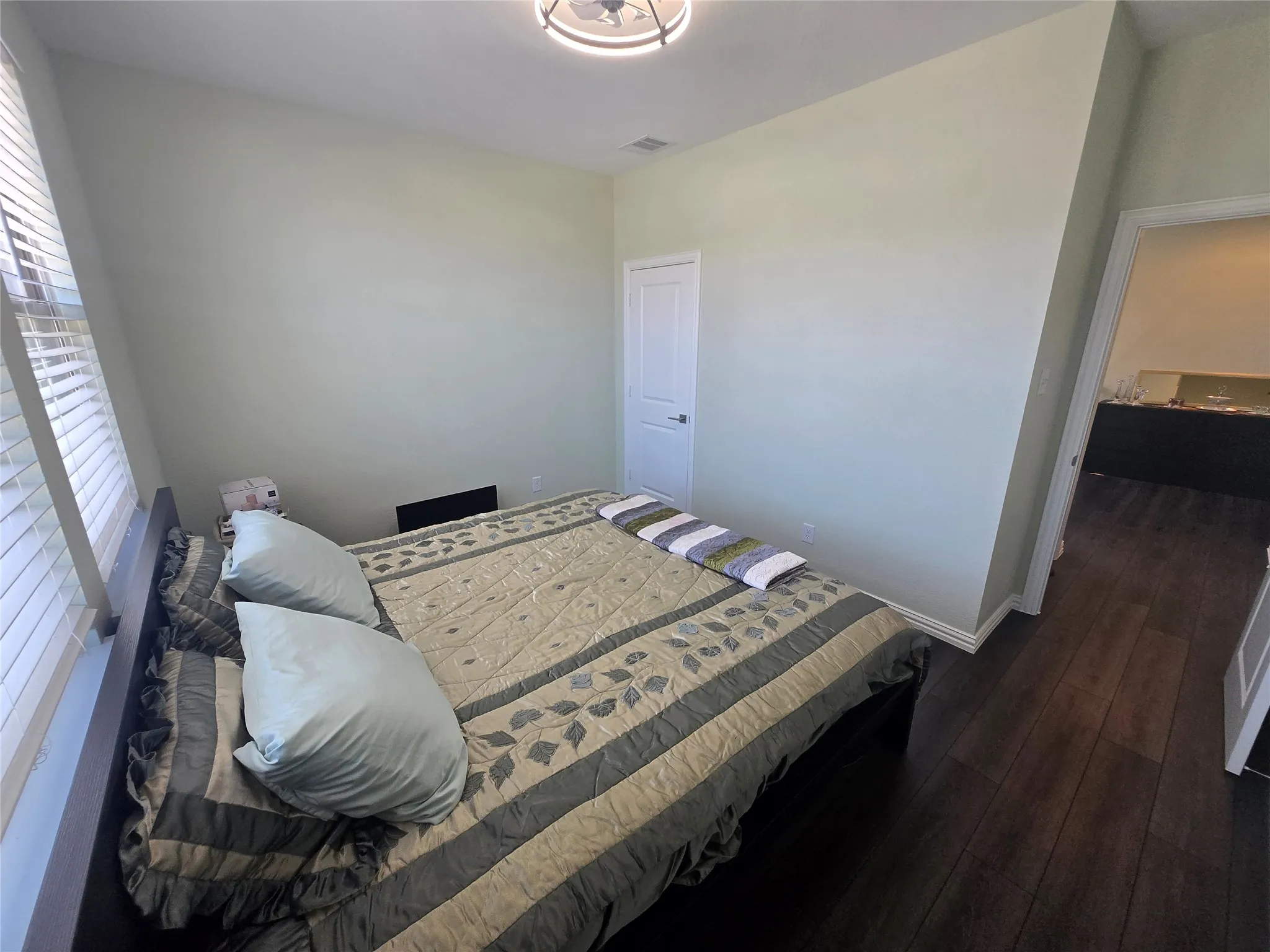 Single Family Residence For Sale in Dallas County , 9839 Romo Street, Irving, Texas 75063, 4 Bedroom, 4 Bathroom, 2 Garage spaces, 2,421 Sqft, built in 2021, mls#21419530, Real Estate Agent in Irving, Homes For Sale in Dallas county, Homes For Sale in Irving, Realtor in Irving Texas, Real Estate Brokerage Independent Realty Texas, Luminita Cordes Realtor