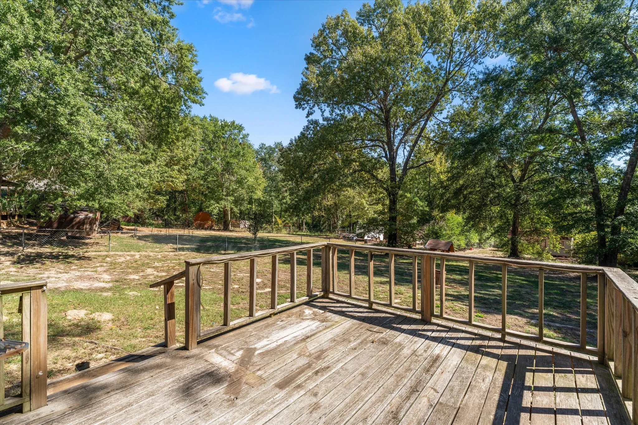 Single Family Residence For Sale in Smith County , 15838 Brittain Court, Lindale, Texas 75771, 3 Bedroom, 2 Bathroom, 2 Garage spaces, 1,549 Sqft, built in 2000, mls#21419548, Real Estate Agent in Lindale, Homes For Sale in Smith county, Homes For Sale in Lindale, Realtor in Lindale Texas, Real Estate Brokerage Independent Realty Texas, Luminita Cordes Realtor