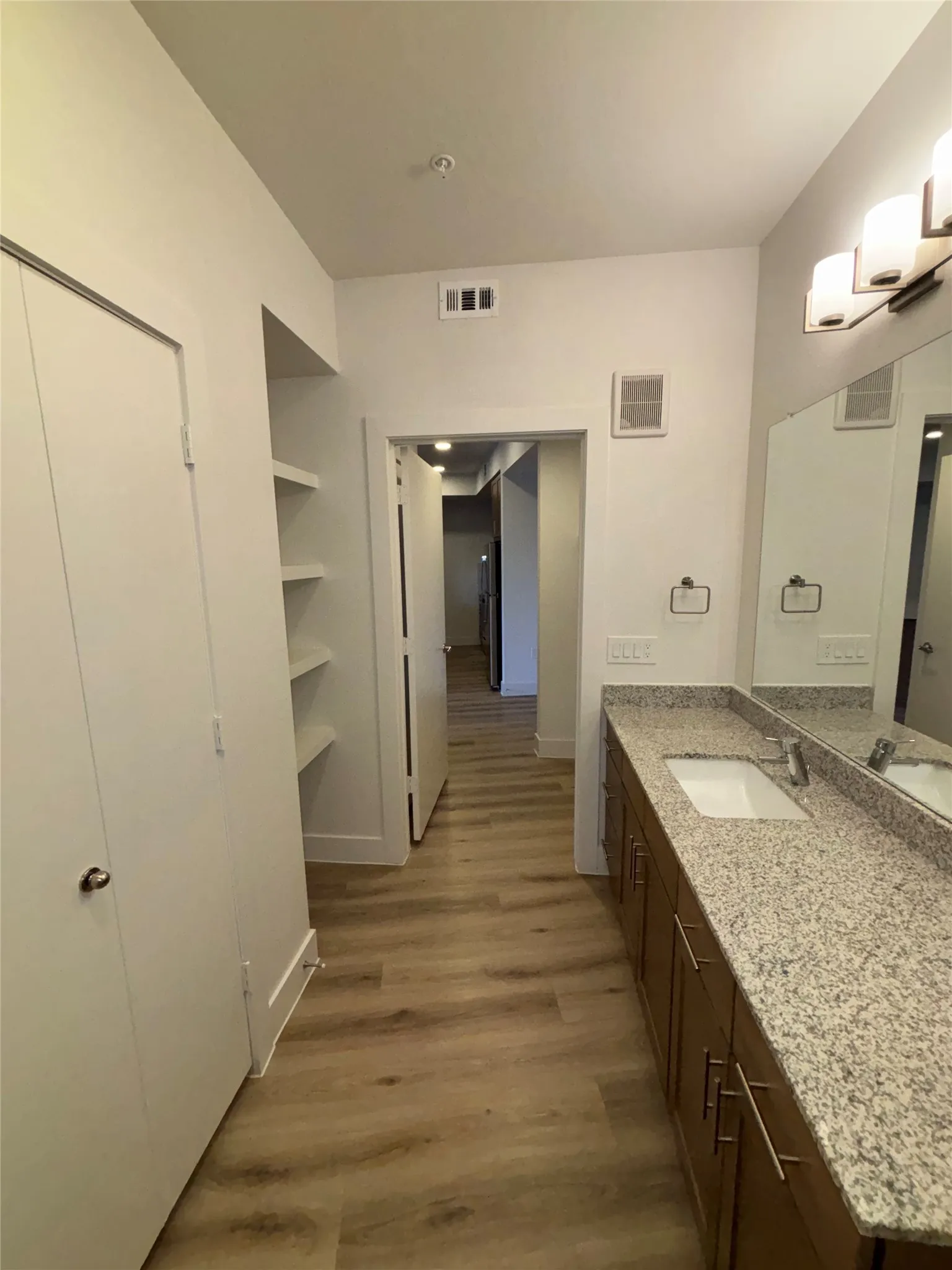 Apartment For Rent in Collin County , 260 Davis Street 3310, Mc Kinney, Texas 75069, 2 Bedroom, 2 Bathroom, 2 Garage spaces, 1,051 Sqft, built in 2018, mls#21419574, Real Estate Agent in Mc Kinney, Homes For Rent in Collin county, Homes For Rent in Mc Kinney, Realtor in Mc Kinney Texas, Real Estate Brokerage Independent Realty Texas, Luminita Cordes Realtor