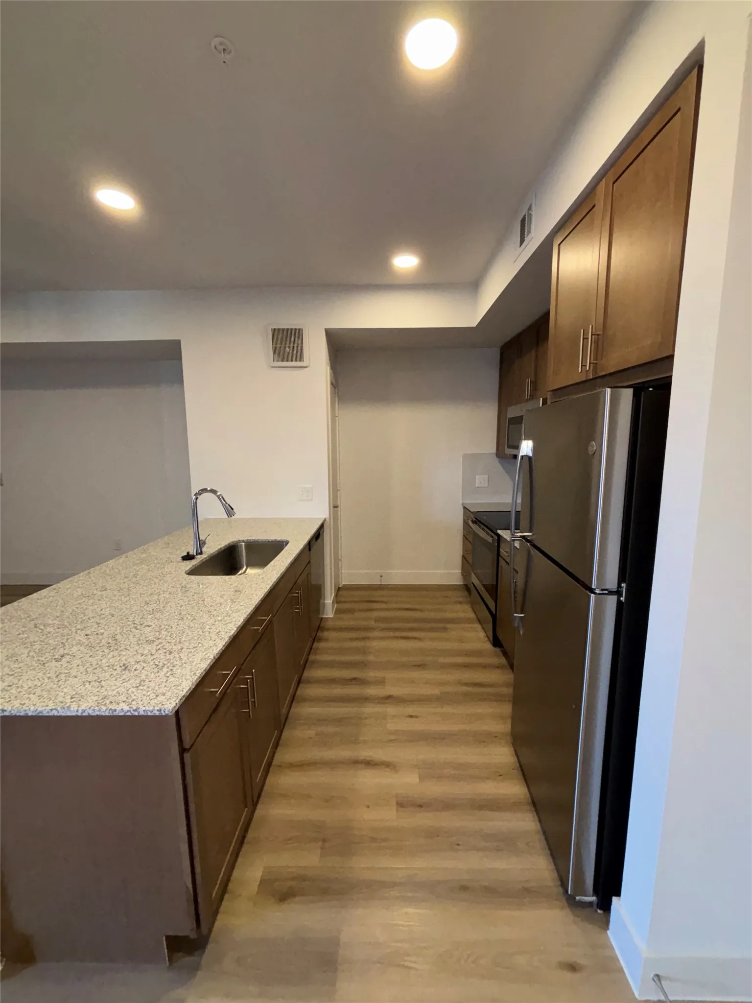 Apartment For Rent in Collin County , 260 Davis Street 3310, Mc Kinney, Texas 75069, 2 Bedroom, 2 Bathroom, 2 Garage spaces, 1,051 Sqft, built in 2018, mls#21419574, Real Estate Agent in Mc Kinney, Homes For Rent in Collin county, Homes For Rent in Mc Kinney, Realtor in Mc Kinney Texas, Real Estate Brokerage Independent Realty Texas, Luminita Cordes Realtor