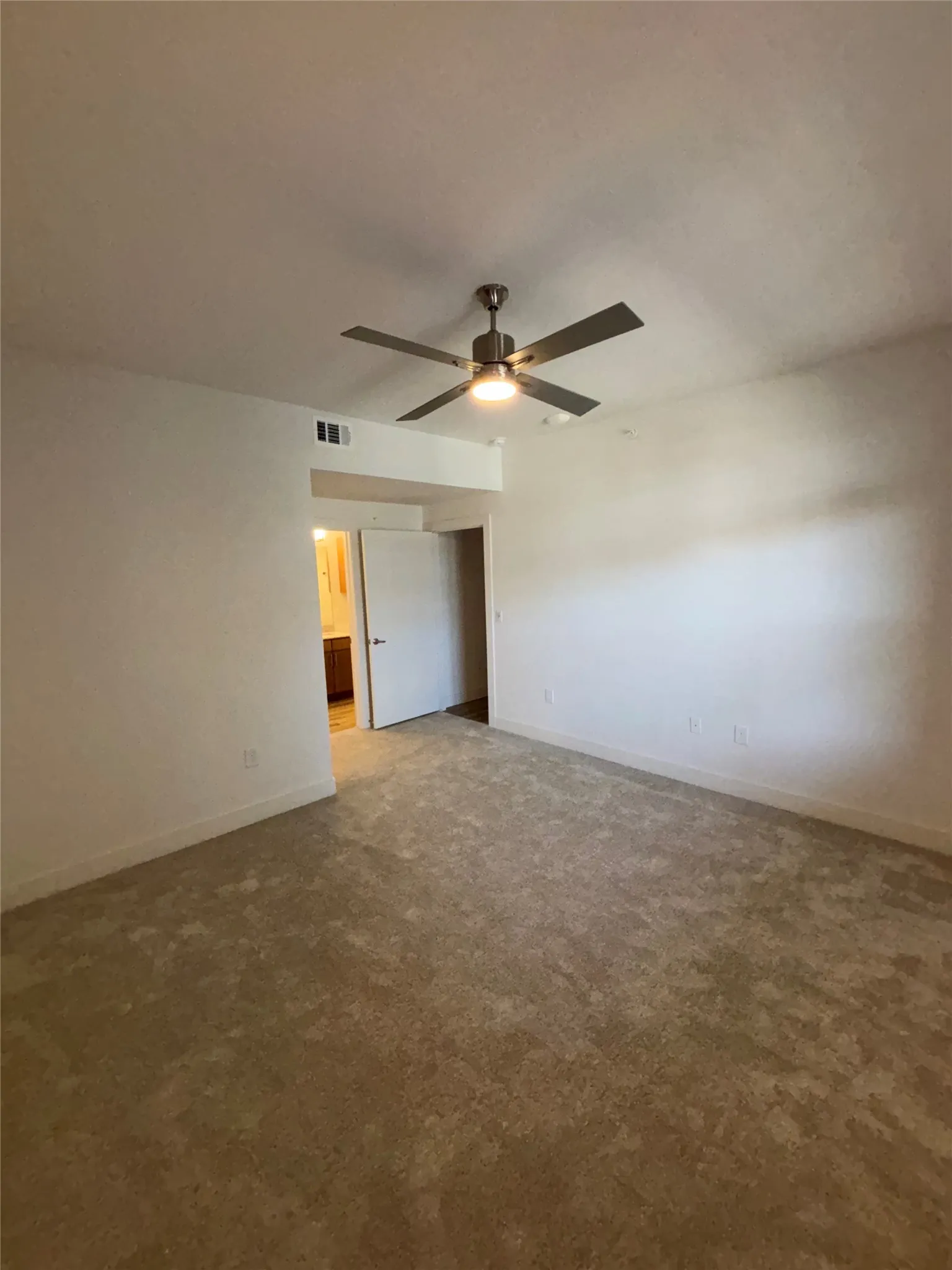 Apartment For Rent in Collin County , 260 Davis Street 3310, Mc Kinney, Texas 75069, 2 Bedroom, 2 Bathroom, 2 Garage spaces, 1,051 Sqft, built in 2018, mls#21419574, Real Estate Agent in Mc Kinney, Homes For Rent in Collin county, Homes For Rent in Mc Kinney, Realtor in Mc Kinney Texas, Real Estate Brokerage Independent Realty Texas, Luminita Cordes Realtor