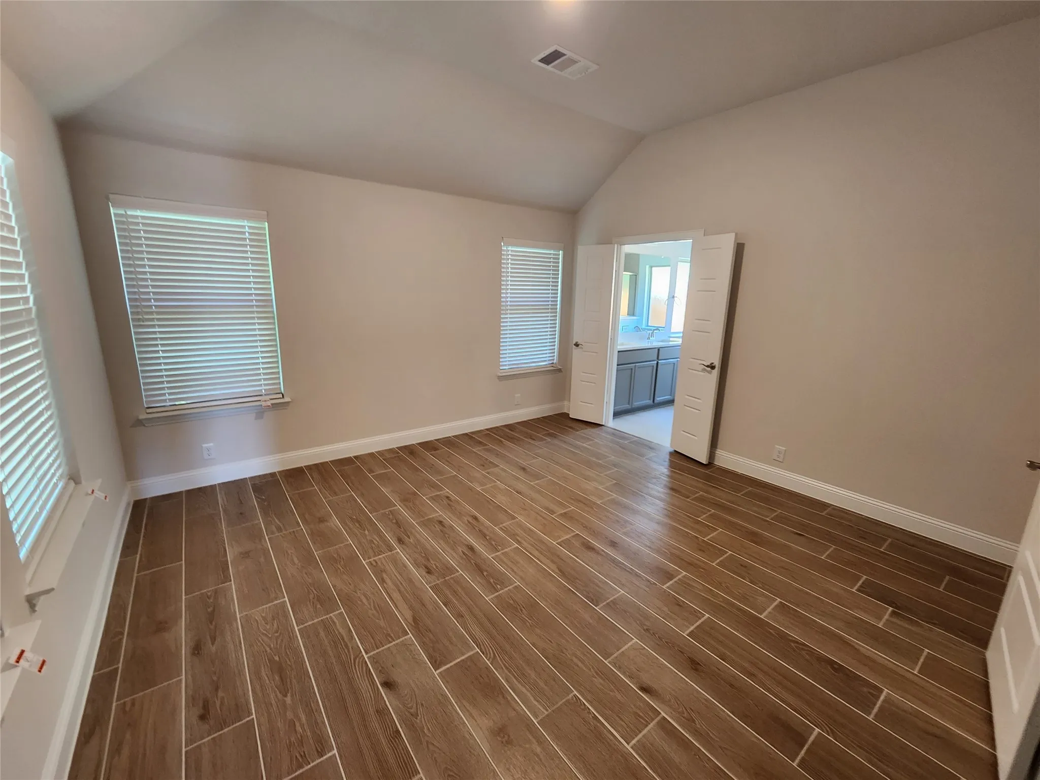 Single Family Residence For Rent in Grayson County , 934 S Main, Van Alstyne, Texas 75495, 4 Bedroom, 2 Bathroom, 2 Garage spaces, 1,875 Sqft, built in 2023, mls#21419578, Real Estate Agent in Van Alstyne, Homes For Rent in Grayson county, Homes For Rent in Van Alstyne, Realtor in Van Alstyne Texas, Real Estate Brokerage Independent Realty Texas, Luminita Cordes Realtor