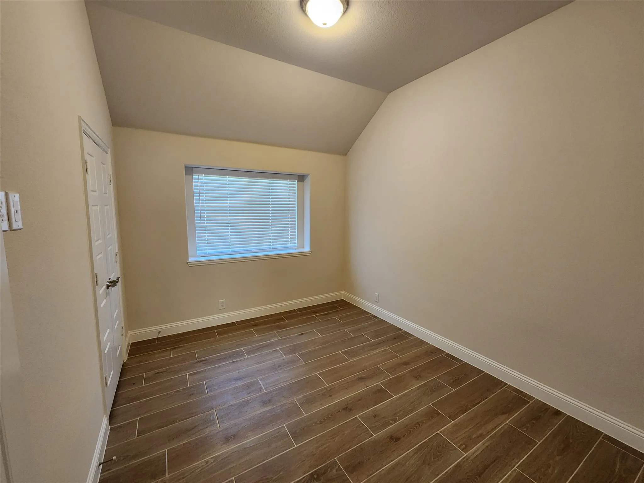 Single Family Residence For Rent in Grayson County , 934 S Main, Van Alstyne, Texas 75495, 4 Bedroom, 2 Bathroom, 2 Garage spaces, 1,875 Sqft, built in 2023, mls#21419578, Real Estate Agent in Van Alstyne, Homes For Rent in Grayson county, Homes For Rent in Van Alstyne, Realtor in Van Alstyne Texas, Real Estate Brokerage Independent Realty Texas, Luminita Cordes Realtor