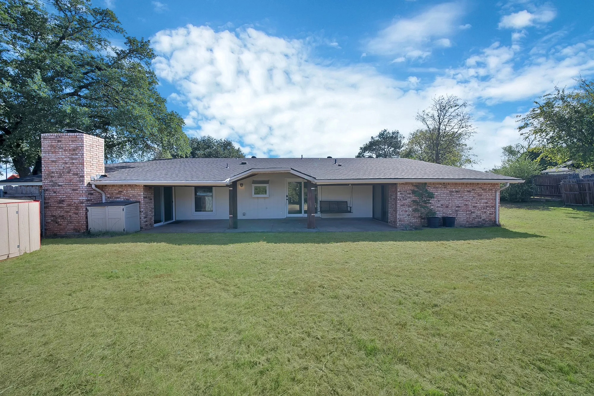 Single Family Residence For Sale in Tarrant County , 7124 Baird Drive, Fort Worth, Texas 76134, 4 Bedroom, 3 Bathroom, 2 Garage spaces, 2,058 Sqft, built in 1977, mls#21419454, Real Estate Agent in Fort Worth, Homes For Sale in Tarrant county, Homes For Sale in Fort Worth, Realtor in Fort Worth Texas, Real Estate Brokerage Independent Realty Texas, Luminita Cordes Realtor