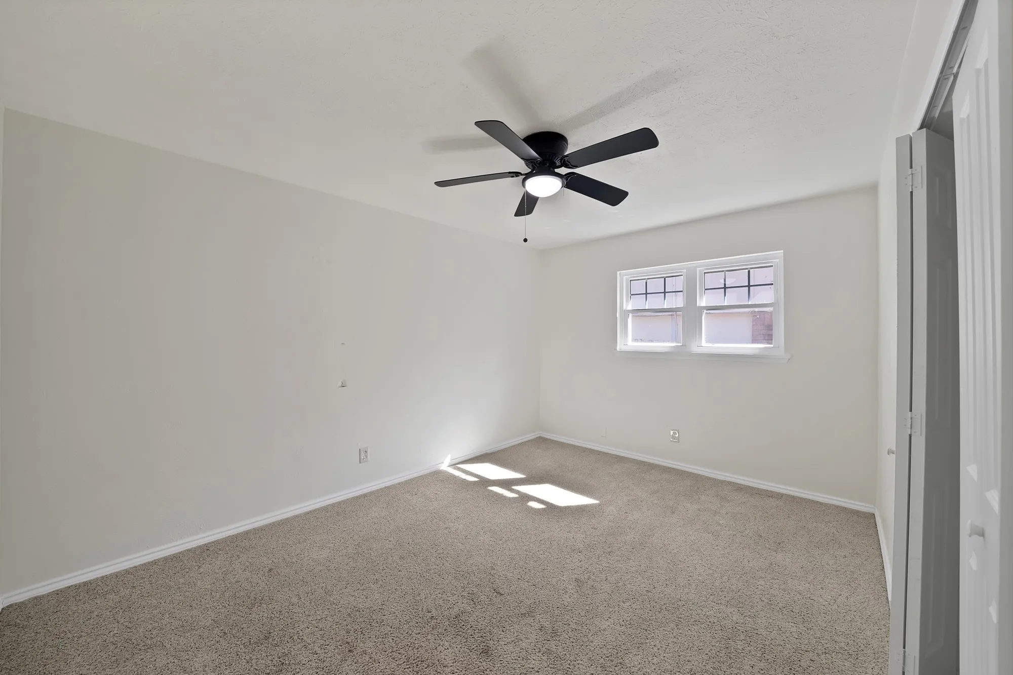 Single Family Residence For Sale in Tarrant County , 7124 Baird Drive, Fort Worth, Texas 76134, 4 Bedroom, 3 Bathroom, 2 Garage spaces, 2,058 Sqft, built in 1977, mls#21419454, Real Estate Agent in Fort Worth, Homes For Sale in Tarrant county, Homes For Sale in Fort Worth, Realtor in Fort Worth Texas, Real Estate Brokerage Independent Realty Texas, Luminita Cordes Realtor