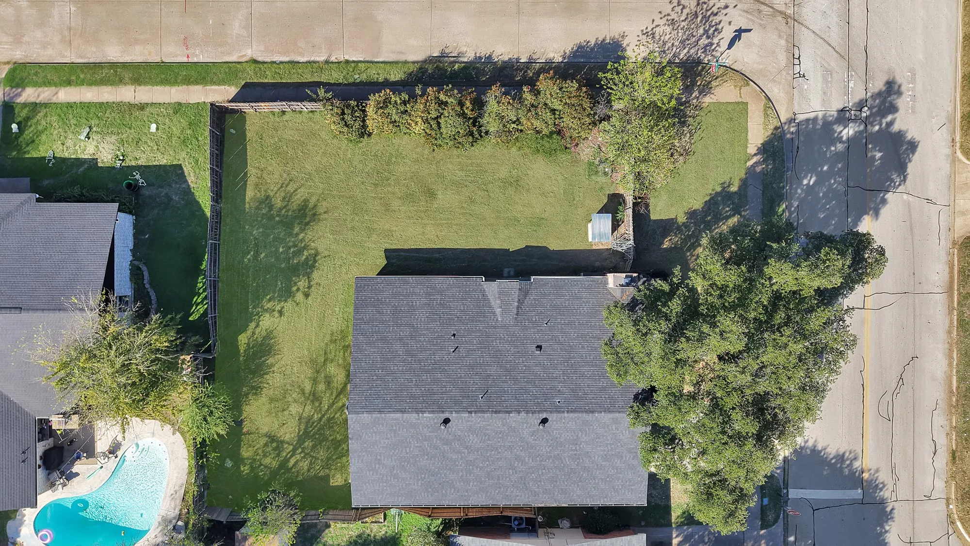 Single Family Residence For Sale in Tarrant County , 7124 Baird Drive, Fort Worth, Texas 76134, 4 Bedroom, 3 Bathroom, 2 Garage spaces, 2,058 Sqft, built in 1977, mls#21419454, Real Estate Agent in Fort Worth, Homes For Sale in Tarrant county, Homes For Sale in Fort Worth, Realtor in Fort Worth Texas, Real Estate Brokerage Independent Realty Texas, Luminita Cordes Realtor