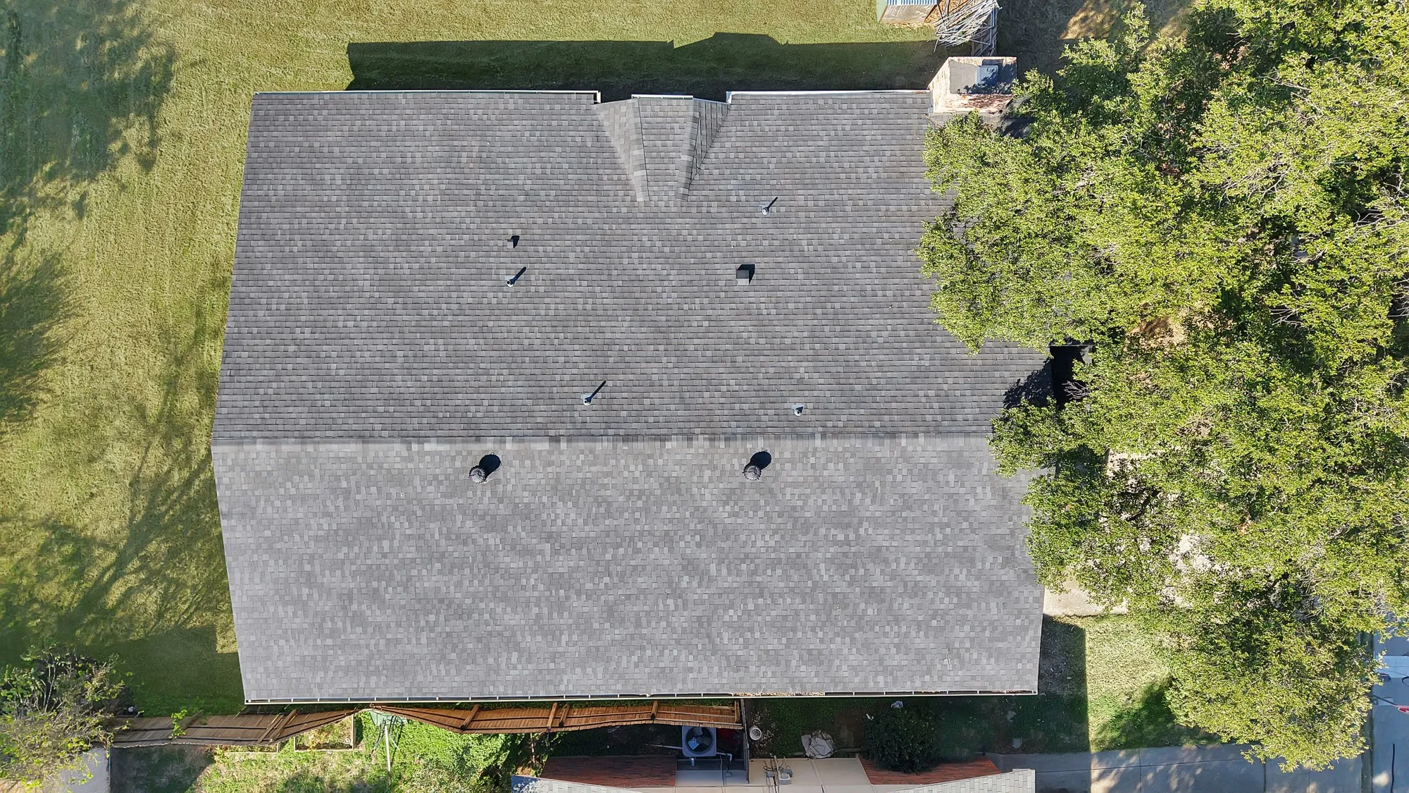 Single Family Residence For Sale in Tarrant County , 7124 Baird Drive, Fort Worth, Texas 76134, 4 Bedroom, 3 Bathroom, 2 Garage spaces, 2,058 Sqft, built in 1977, mls#21419454, Real Estate Agent in Fort Worth, Homes For Sale in Tarrant county, Homes For Sale in Fort Worth, Realtor in Fort Worth Texas, Real Estate Brokerage Independent Realty Texas, Luminita Cordes Realtor