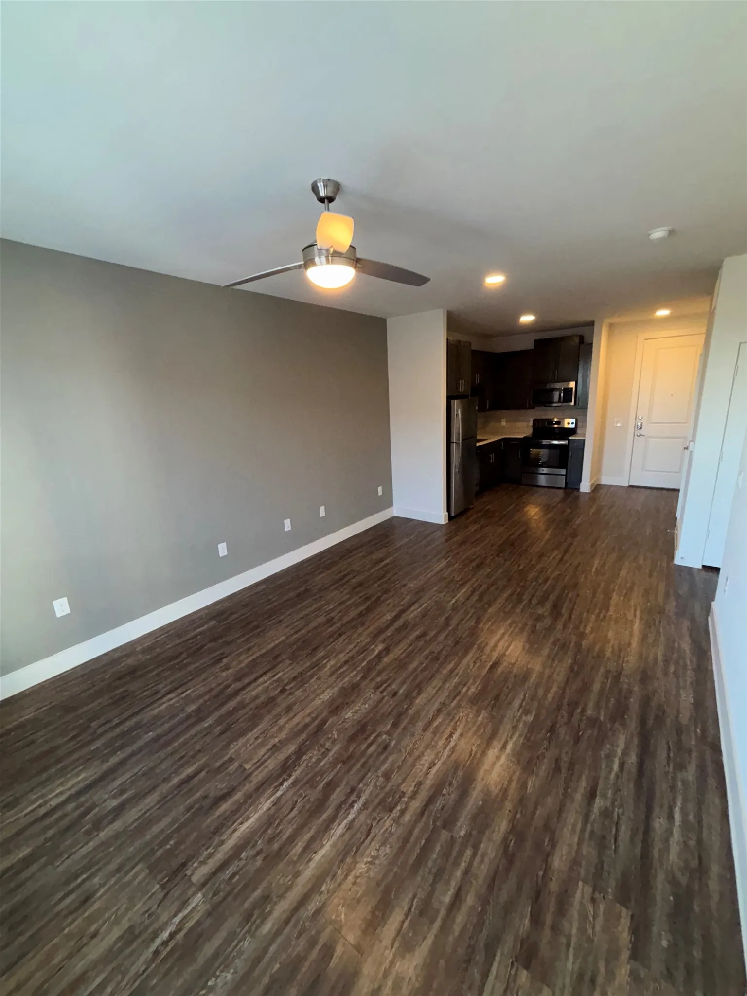 Apartment For Rent in Collin County , 260 Davis Street 1223, Mc Kinney, Texas 75069, 1 Bedroom, 1 Bathroom, 1 Garage spaces, 702 Sqft, built in 2018, mls#21419590, Real Estate Agent in Mc Kinney, Homes For Rent in Collin county, Homes For Rent in Mc Kinney, Realtor in Mc Kinney Texas, Real Estate Brokerage Independent Realty Texas, Luminita Cordes Realtor