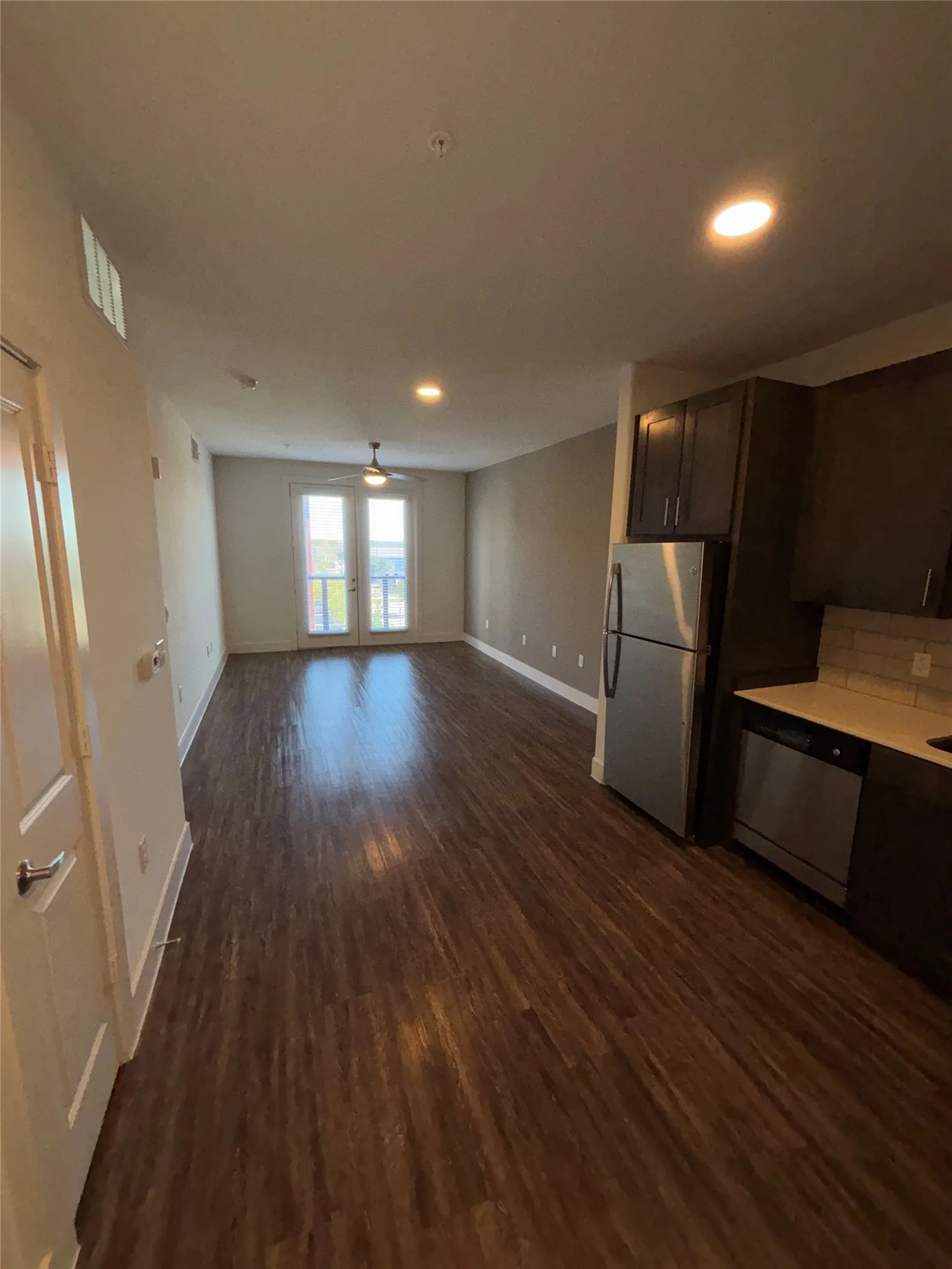 Apartment For Rent in Collin County , 260 Davis Street 1223, Mc Kinney, Texas 75069, 1 Bedroom, 1 Bathroom, 1 Garage spaces, 702 Sqft, built in 2018, mls#21419590, Real Estate Agent in Mc Kinney, Homes For Rent in Collin county, Homes For Rent in Mc Kinney, Realtor in Mc Kinney Texas, Real Estate Brokerage Independent Realty Texas, Luminita Cordes Realtor