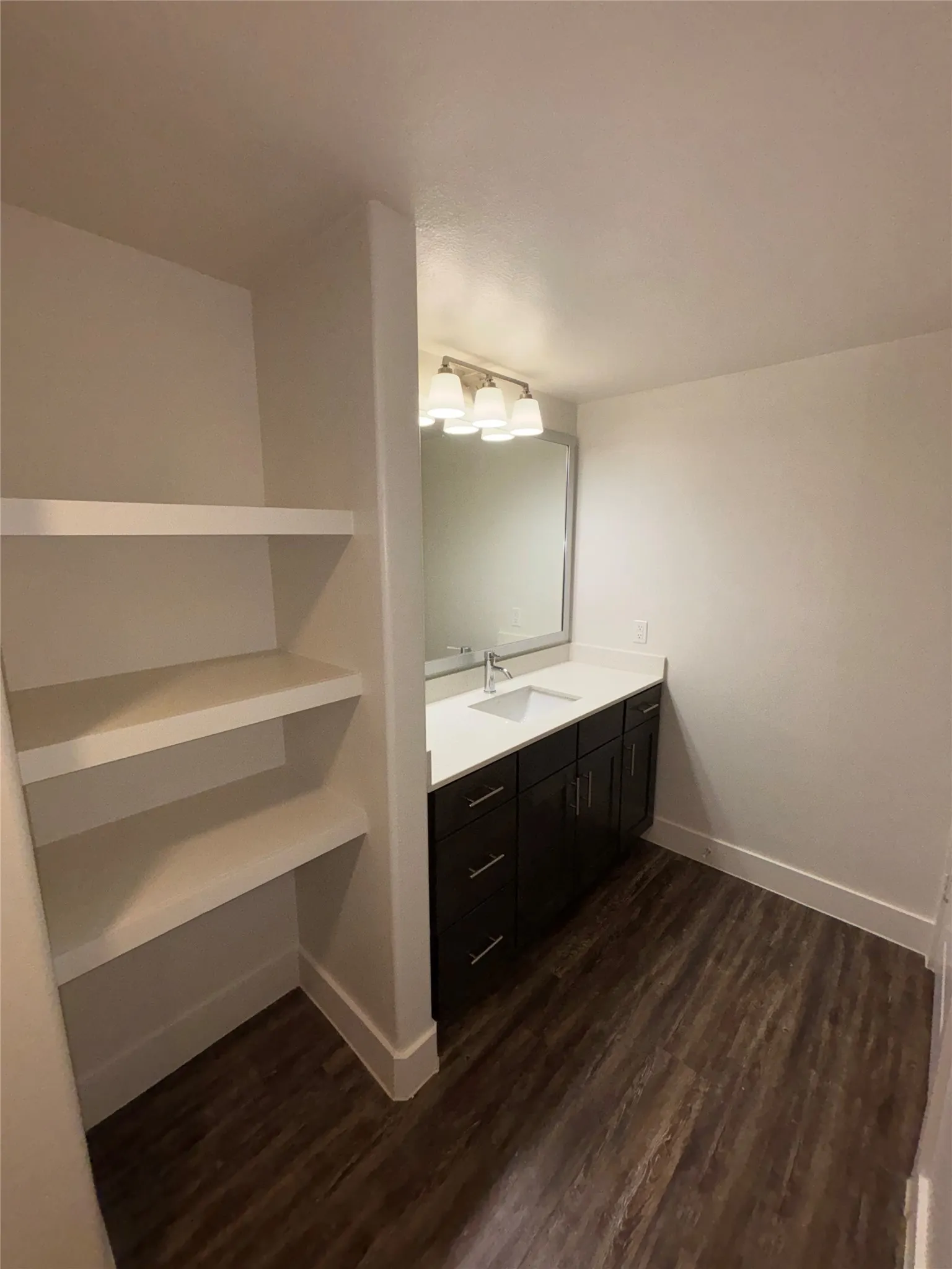 Apartment For Rent in Collin County , 260 Davis Street 1223, Mc Kinney, Texas 75069, 1 Bedroom, 1 Bathroom, 1 Garage spaces, 702 Sqft, built in 2018, mls#21419590, Real Estate Agent in Mc Kinney, Homes For Rent in Collin county, Homes For Rent in Mc Kinney, Realtor in Mc Kinney Texas, Real Estate Brokerage Independent Realty Texas, Luminita Cordes Realtor