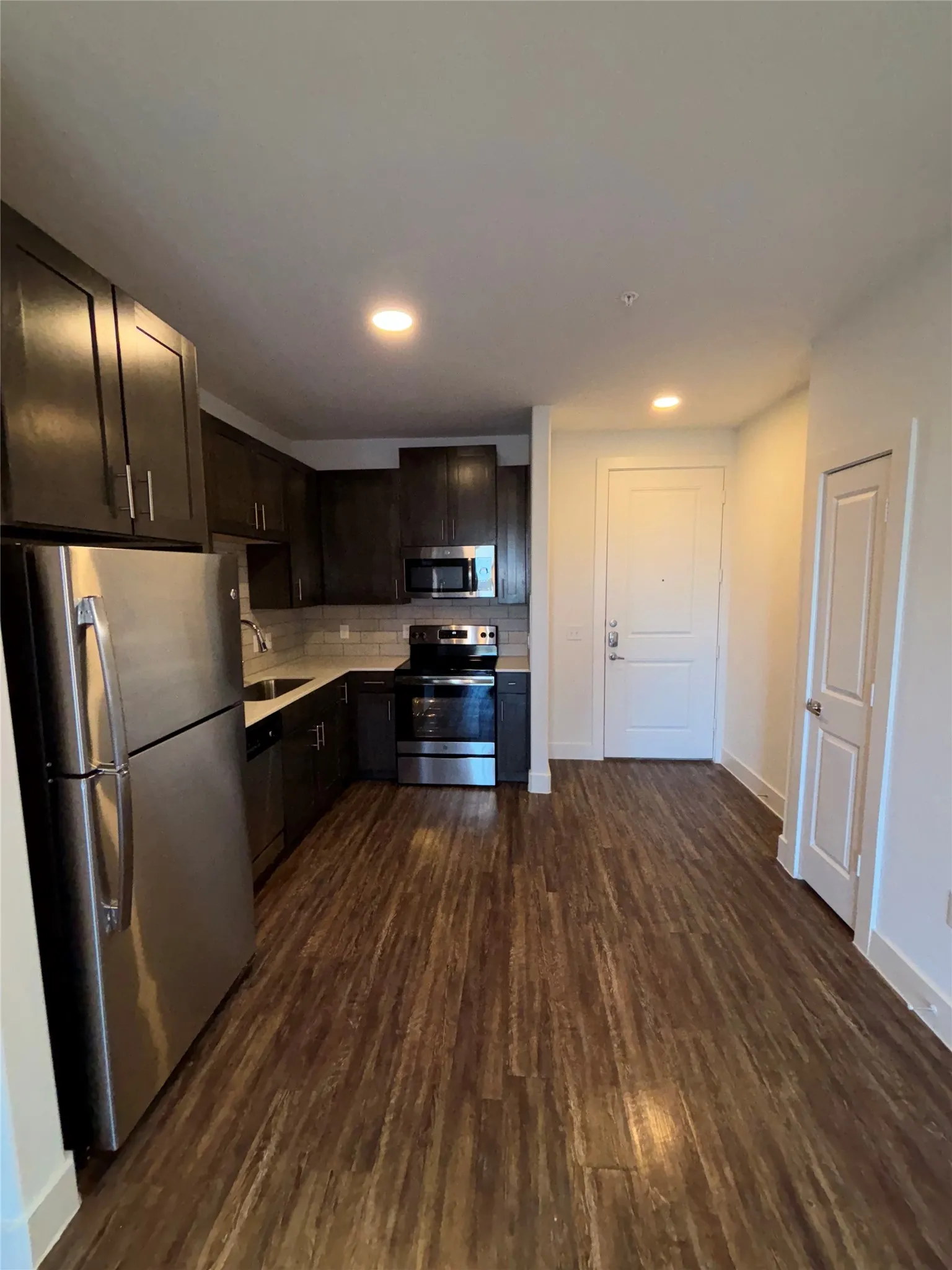 Apartment For Rent in Collin County , 260 Davis Street 1223, Mc Kinney, Texas 75069, 1 Bedroom, 1 Bathroom, 1 Garage spaces, 702 Sqft, built in 2018, mls#21419590, Real Estate Agent in Mc Kinney, Homes For Rent in Collin county, Homes For Rent in Mc Kinney, Realtor in Mc Kinney Texas, Real Estate Brokerage Independent Realty Texas, Luminita Cordes Realtor