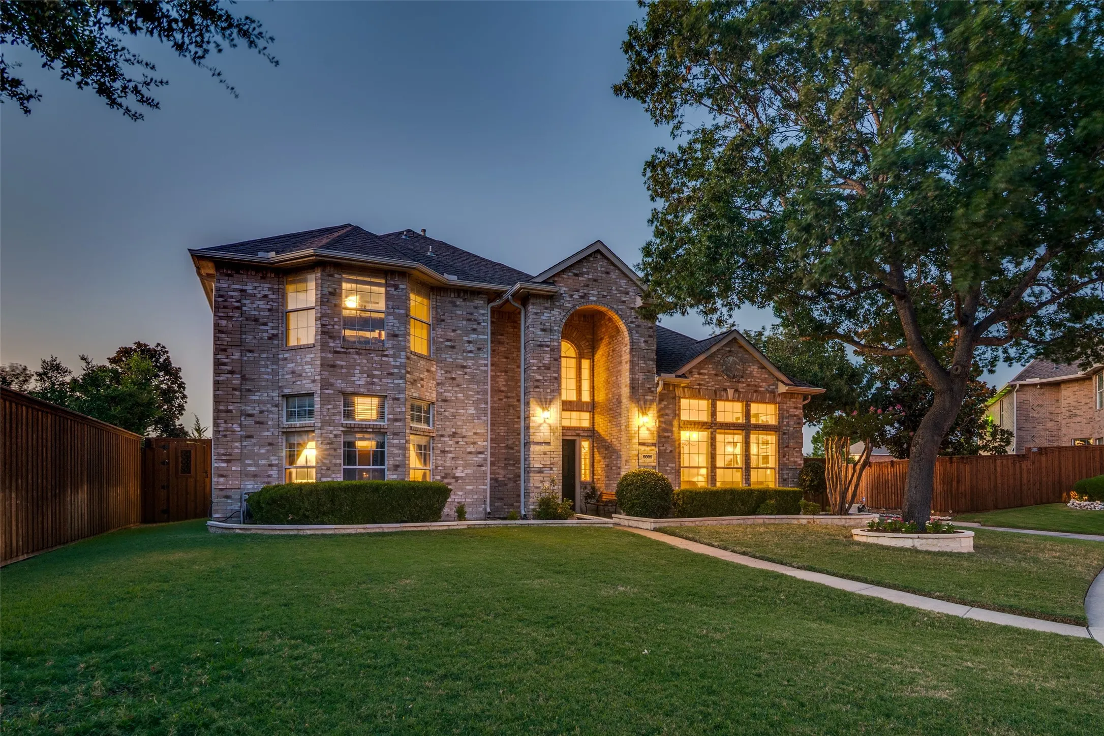 Single Family Residence For Sale in Dallas County , 5005 Harborview Boulevard, Rowlett, Texas 75088, 4 Bedroom, 4 Bathroom, 2 Garage spaces, 3,244 Sqft, built in 1996, mls#21349771, Real Estate Agent in Rowlett, Homes For Sale in Dallas county, Homes For Sale in Rowlett, Realtor in Rowlett Texas, Real Estate Brokerage Independent Realty Texas, Luminita Cordes Realtor