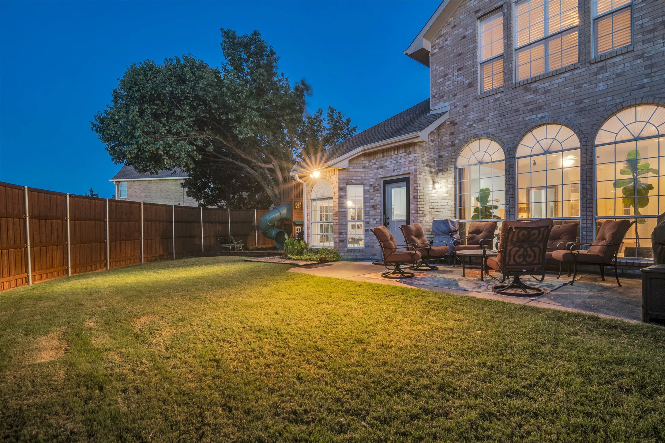 Single Family Residence For Sale in Dallas County , 5005 Harborview Boulevard, Rowlett, Texas 75088, 4 Bedroom, 4 Bathroom, 2 Garage spaces, 3,244 Sqft, built in 1996, mls#21349771, Real Estate Agent in Rowlett, Homes For Sale in Dallas county, Homes For Sale in Rowlett, Realtor in Rowlett Texas, Real Estate Brokerage Independent Realty Texas, Luminita Cordes Realtor