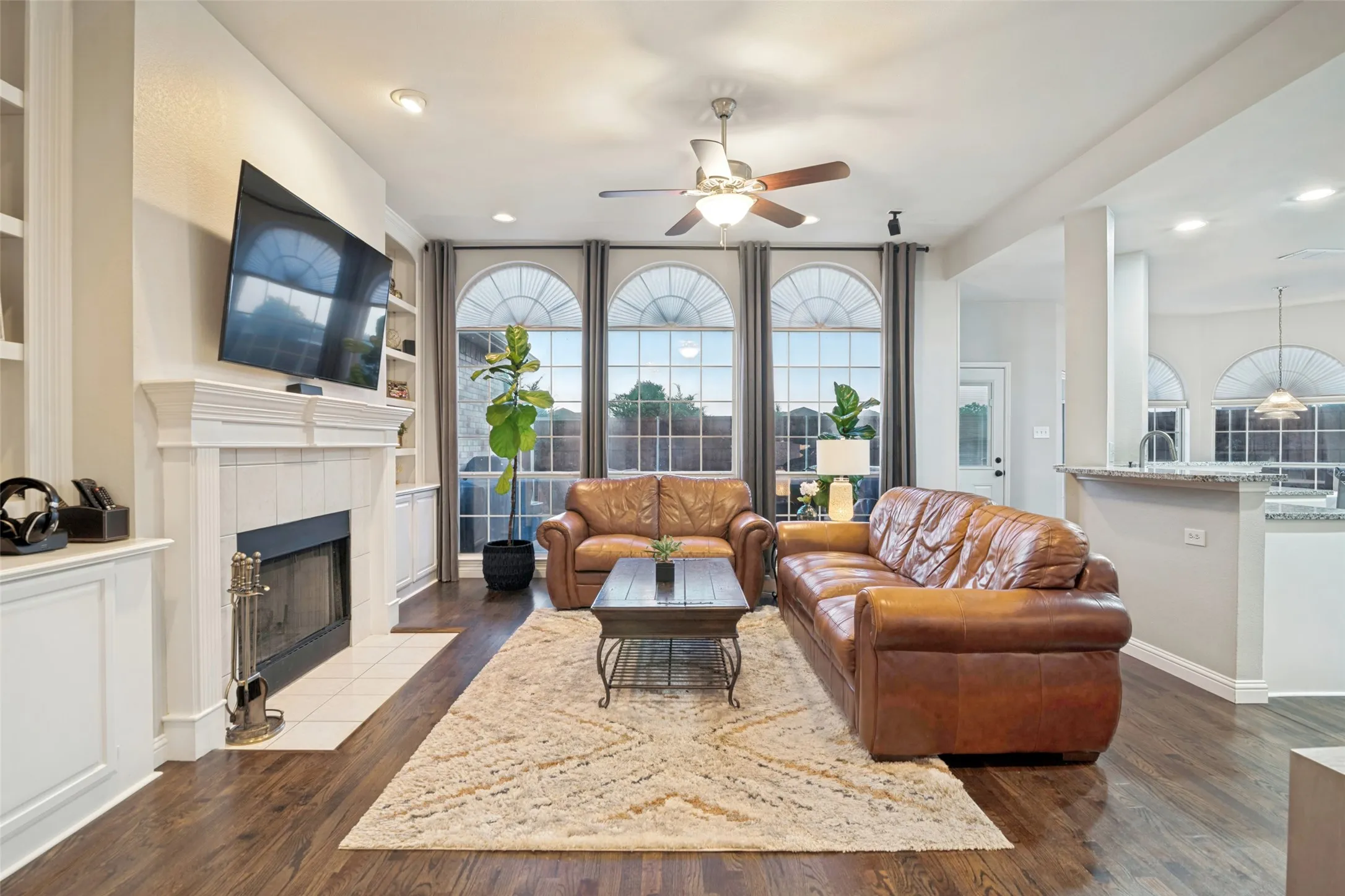 Single Family Residence For Sale in Dallas County , 5005 Harborview Boulevard, Rowlett, Texas 75088, 4 Bedroom, 4 Bathroom, 2 Garage spaces, 3,244 Sqft, built in 1996, mls#21349771, Real Estate Agent in Rowlett, Homes For Sale in Dallas county, Homes For Sale in Rowlett, Realtor in Rowlett Texas, Real Estate Brokerage Independent Realty Texas, Luminita Cordes Realtor