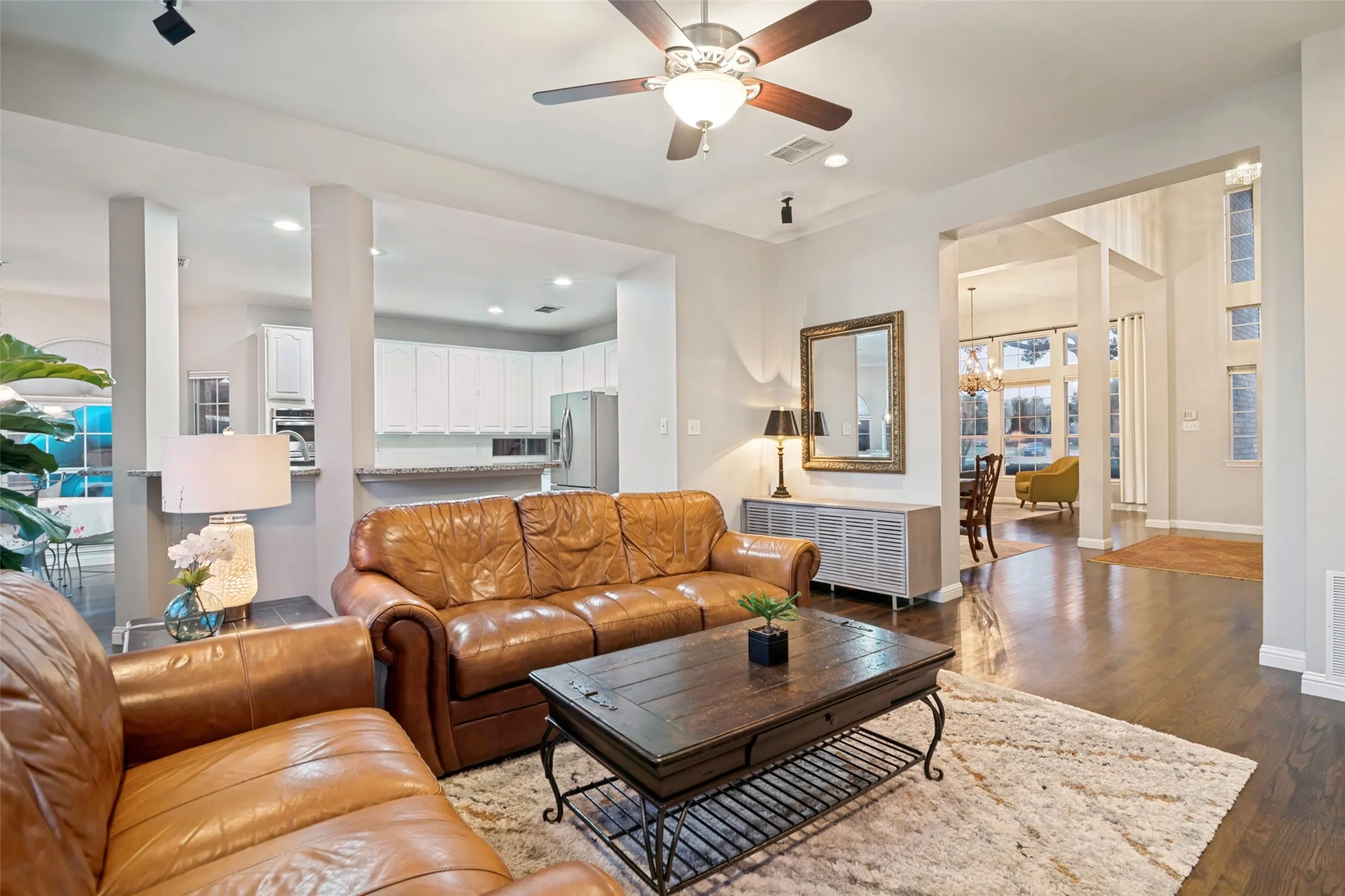 Single Family Residence For Sale in Dallas County , 5005 Harborview Boulevard, Rowlett, Texas 75088, 4 Bedroom, 4 Bathroom, 2 Garage spaces, 3,244 Sqft, built in 1996, mls#21349771, Real Estate Agent in Rowlett, Homes For Sale in Dallas county, Homes For Sale in Rowlett, Realtor in Rowlett Texas, Real Estate Brokerage Independent Realty Texas, Luminita Cordes Realtor