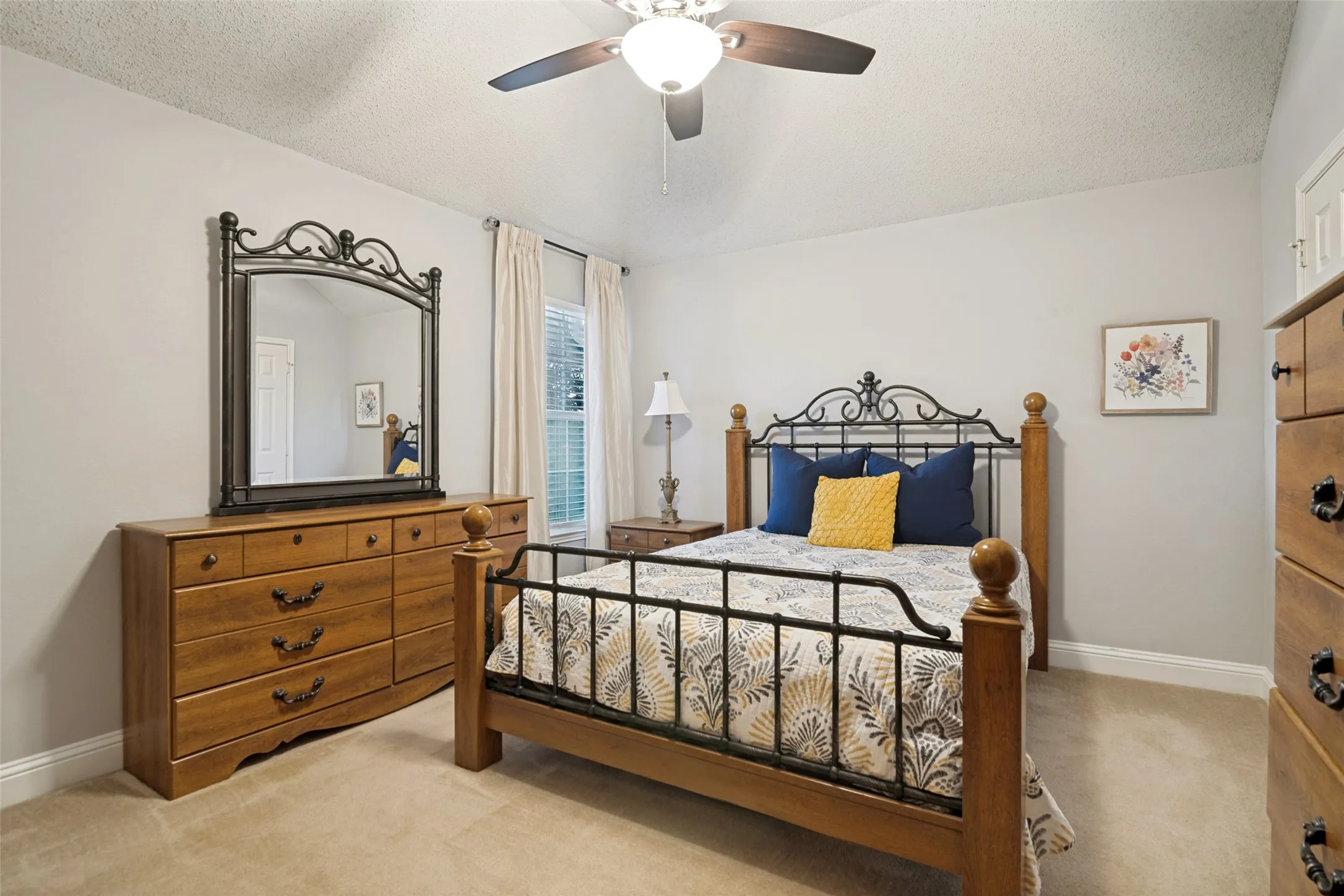 Single Family Residence For Sale in Dallas County , 5005 Harborview Boulevard, Rowlett, Texas 75088, 4 Bedroom, 4 Bathroom, 2 Garage spaces, 3,244 Sqft, built in 1996, mls#21349771, Real Estate Agent in Rowlett, Homes For Sale in Dallas county, Homes For Sale in Rowlett, Realtor in Rowlett Texas, Real Estate Brokerage Independent Realty Texas, Luminita Cordes Realtor