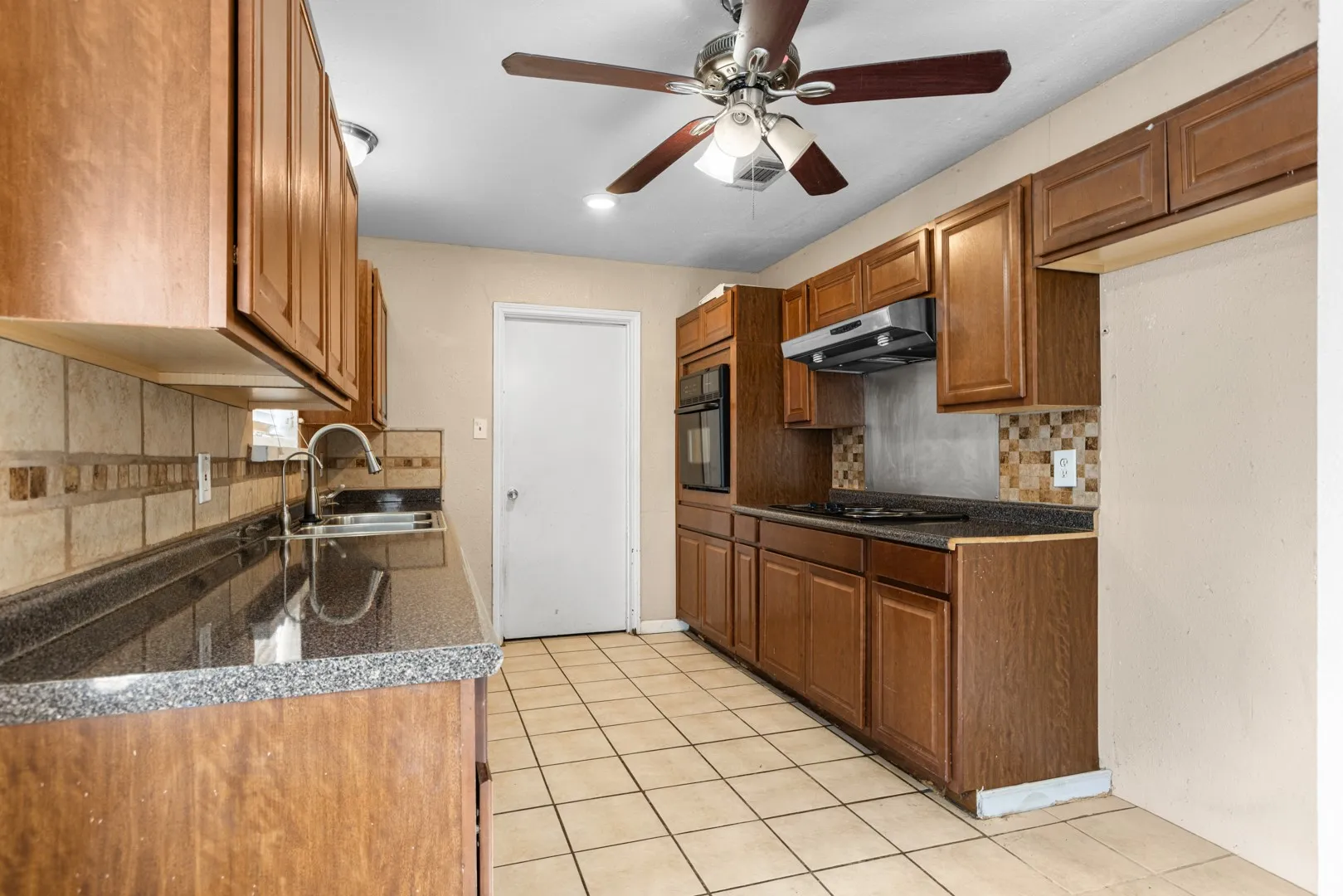 Single Family Residence For Rent in Denton County , 1241 College Parkway, Lewisville, Texas 75077, 4 Bedroom, 2 Bathroom, 2 Garage spaces, 2,197 Sqft, built in 1975, mls#21419597, Real Estate Agent in Lewisville, Homes For Rent in Denton county, Homes For Rent in Lewisville, Realtor in Lewisville Texas, Real Estate Brokerage Independent Realty Texas, Luminita Cordes Realtor