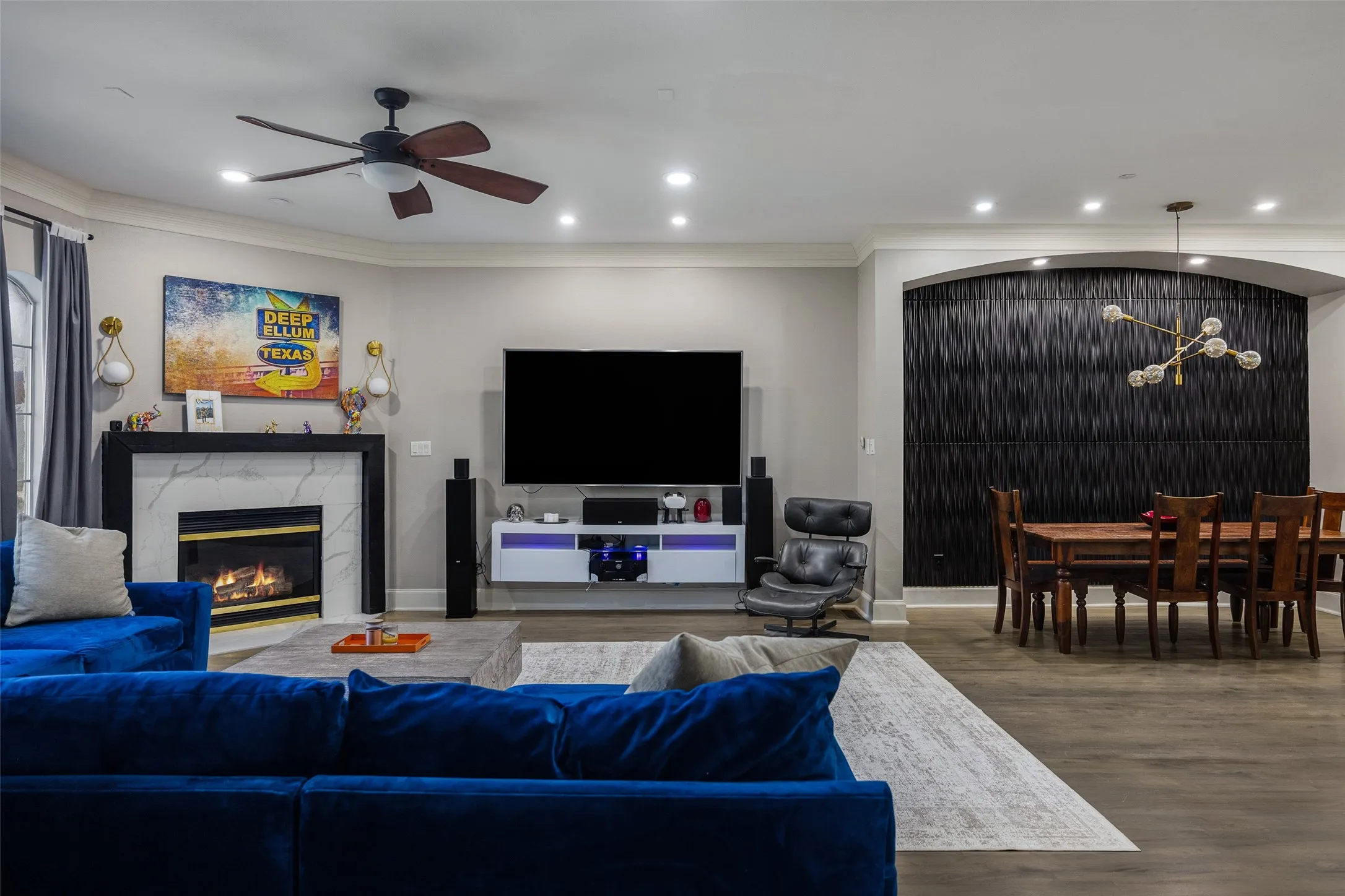 Townhouse For Sale in Dallas County , 2707 Gaston Avenue, Dallas, Texas 75226, 3 Bedroom, 5 Bathroom, 2 Garage spaces, 3,511 Sqft, built in 2002, mls#21419393, Real Estate Agent in Dallas, Homes For Sale in Dallas county, Homes For Sale in Dallas, Realtor in Dallas Texas, Real Estate Brokerage Independent Realty Texas, Luminita Cordes Realtor