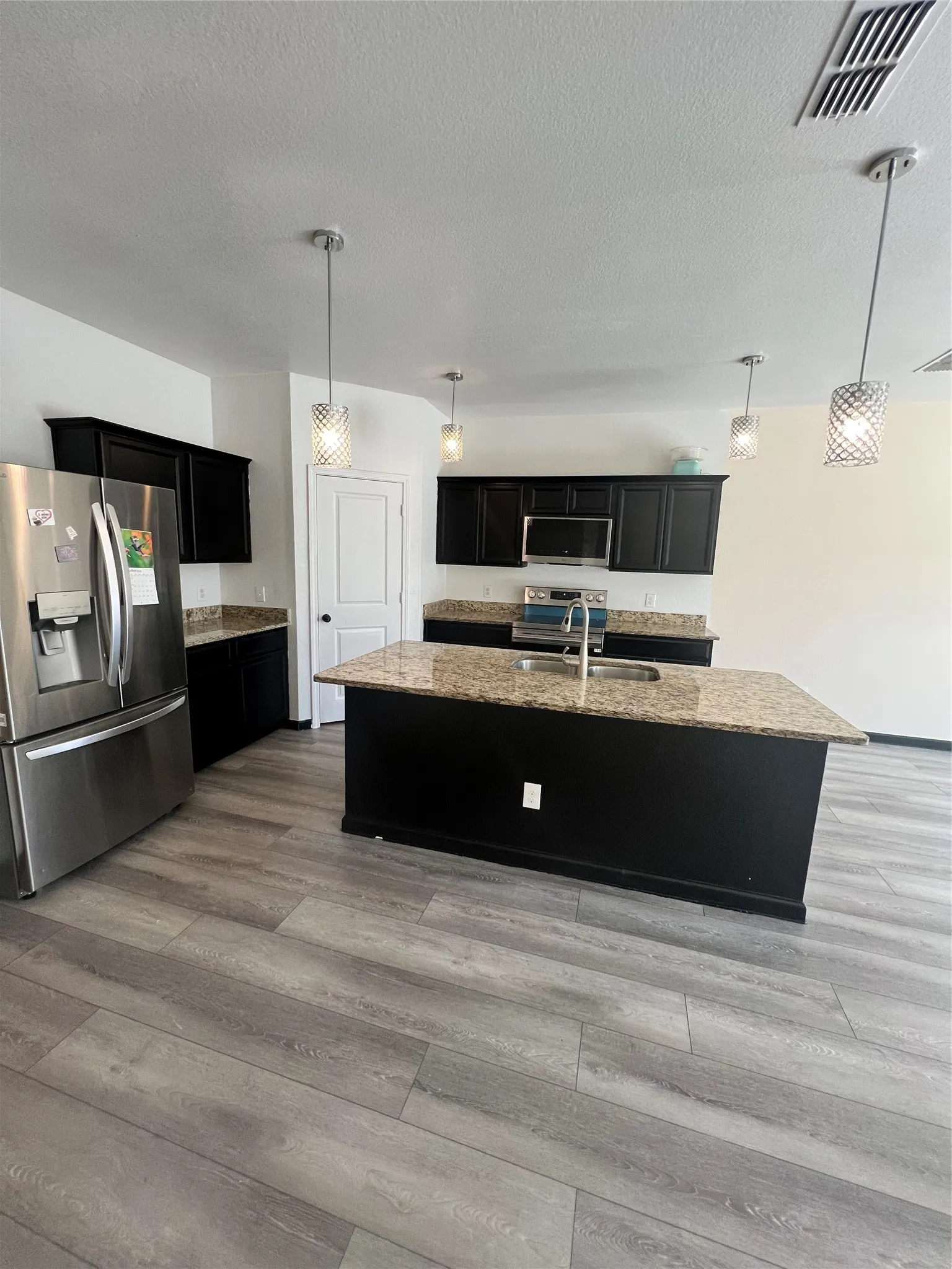 Single Family Residence For Rent in Collin County , 801 Bois D Arc Lane, Anna, Texas 75409, 5 Bedroom, 3 Bathroom, 2 Garage spaces, 2,854 Sqft, built in 2020, mls#21419602, Real Estate Agent in Anna, Homes For Rent in Collin county, Homes For Rent in Anna, Realtor in Anna Texas, Real Estate Brokerage Independent Realty Texas, Luminita Cordes Realtor