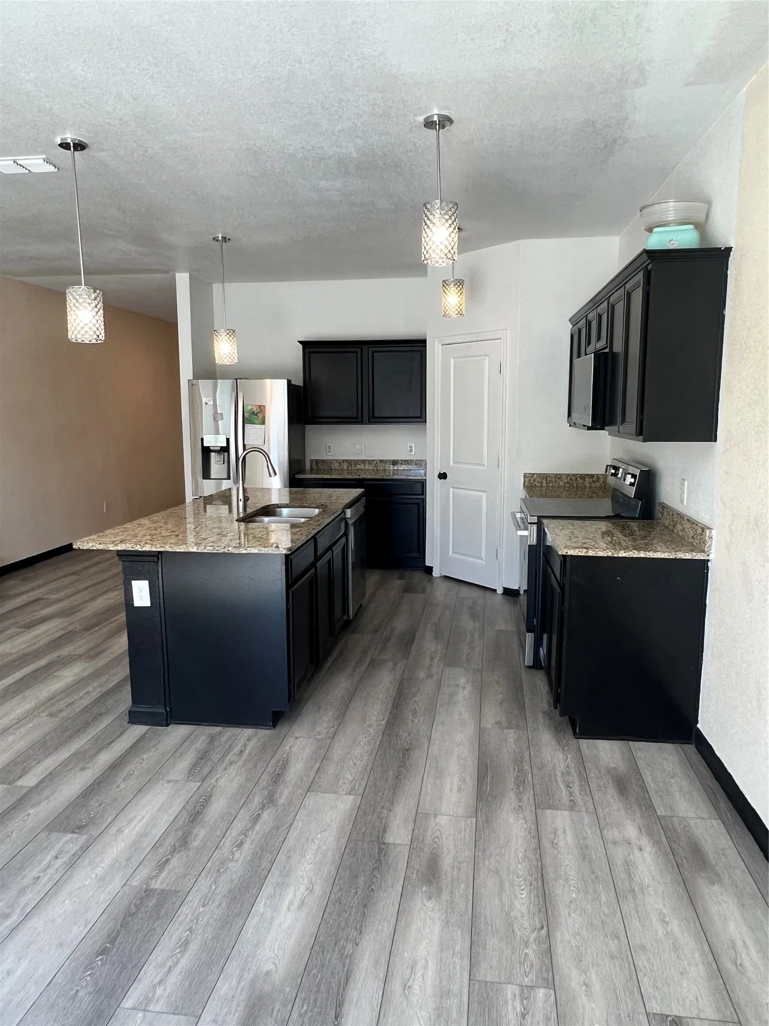 Single Family Residence For Rent in Collin County , 801 Bois D Arc Lane, Anna, Texas 75409, 5 Bedroom, 3 Bathroom, 2 Garage spaces, 2,854 Sqft, built in 2020, mls#21419602, Real Estate Agent in Anna, Homes For Rent in Collin county, Homes For Rent in Anna, Realtor in Anna Texas, Real Estate Brokerage Independent Realty Texas, Luminita Cordes Realtor