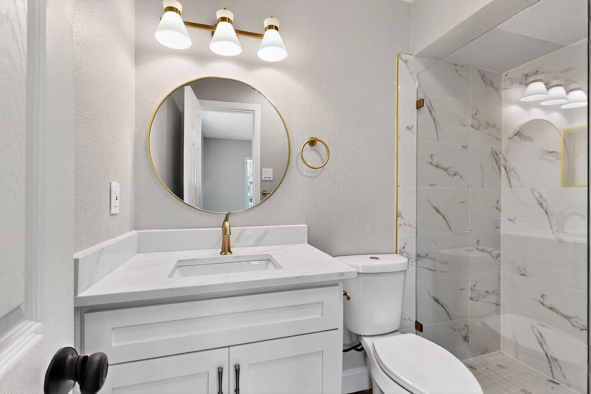 Condominium For Rent in Dallas County , 5919 E University Boulevard 238, Dallas, Texas 75206, 2 Bedroom, 2 Bathroom, Garage spaces, 1,065 Sqft, built in 1964, mls#21419622, Real Estate Agent in Dallas, Homes For Rent in Dallas county, Homes For Rent in Dallas, Realtor in Dallas Texas, Real Estate Brokerage Independent Realty Texas, Luminita Cordes Realtor