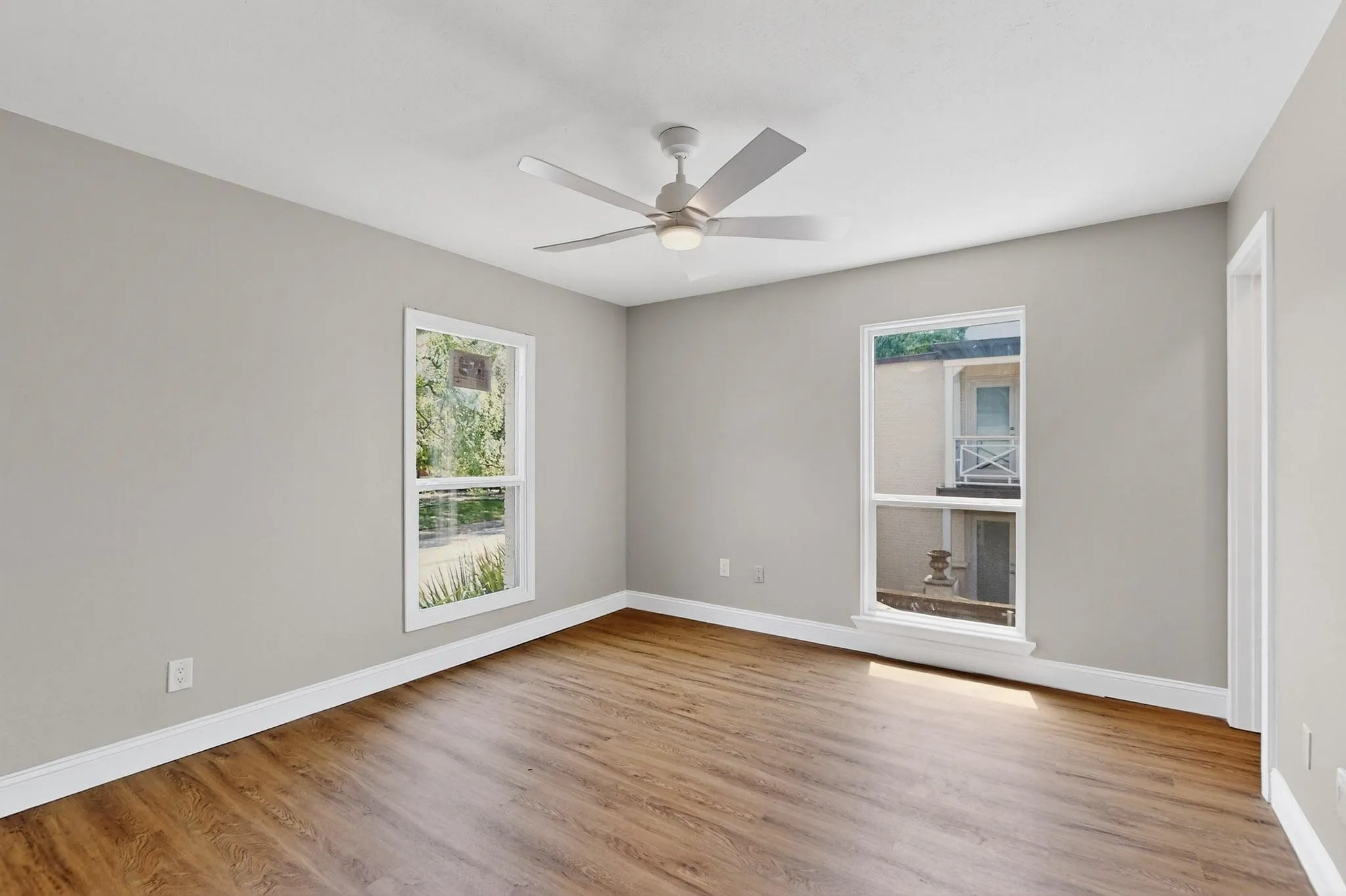 Condominium For Rent in Dallas County , 5919 E University Boulevard 238, Dallas, Texas 75206, 2 Bedroom, 2 Bathroom, Garage spaces, 1,065 Sqft, built in 1964, mls#21419622, Real Estate Agent in Dallas, Homes For Rent in Dallas county, Homes For Rent in Dallas, Realtor in Dallas Texas, Real Estate Brokerage Independent Realty Texas, Luminita Cordes Realtor