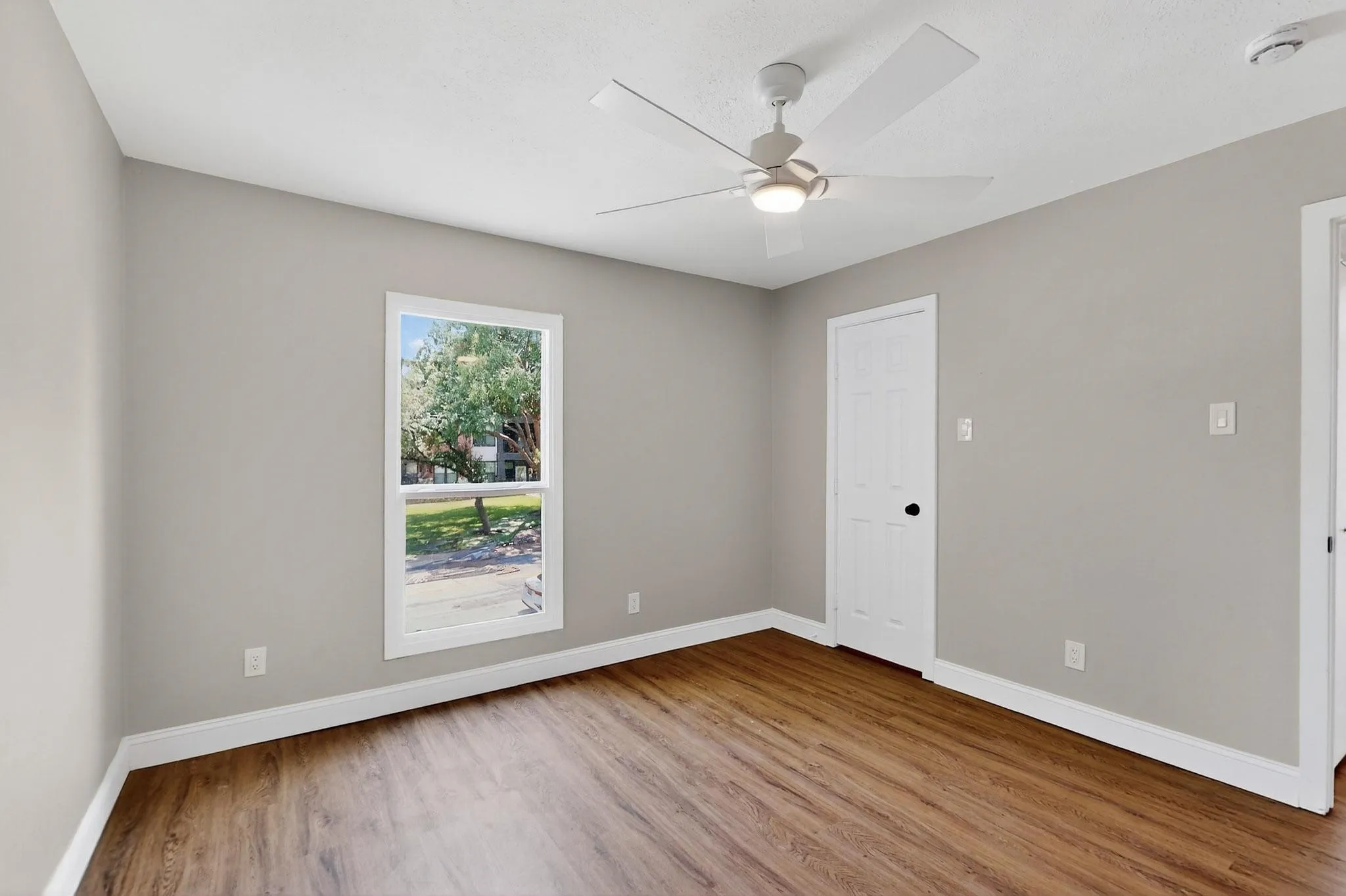 Condominium For Rent in Dallas County , 5919 E University Boulevard 238, Dallas, Texas 75206, 2 Bedroom, 2 Bathroom, Garage spaces, 1,065 Sqft, built in 1964, mls#21419622, Real Estate Agent in Dallas, Homes For Rent in Dallas county, Homes For Rent in Dallas, Realtor in Dallas Texas, Real Estate Brokerage Independent Realty Texas, Luminita Cordes Realtor