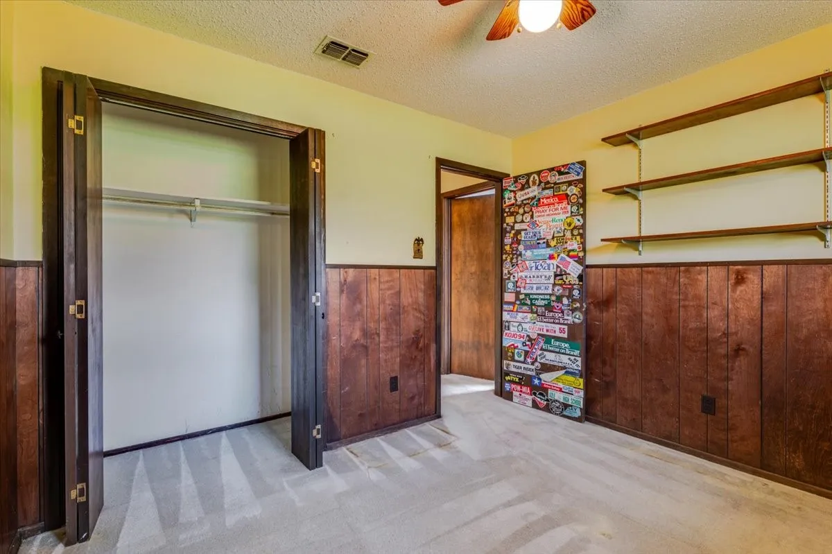 Single Family Residence For Sale in Parker County , 498 Flat Rock Road, Weatherford, Texas 76020, 3 Bedroom, 2 Bathroom, 2 Garage spaces, 1,242 Sqft, built in 1973, mls#21410565, Real Estate Agent in Weatherford, Homes For Sale in Parker county, Homes For Sale in Weatherford, Realtor in Weatherford Texas, Real Estate Brokerage Independent Realty Texas, Luminita Cordes Realtor