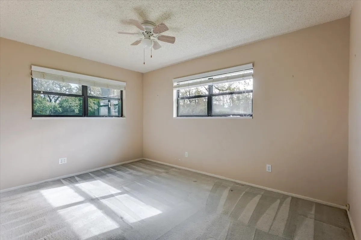 Single Family Residence For Sale in Parker County , 498 Flat Rock Road, Weatherford, Texas 76020, 3 Bedroom, 2 Bathroom, 2 Garage spaces, 1,242 Sqft, built in 1973, mls#21410565, Real Estate Agent in Weatherford, Homes For Sale in Parker county, Homes For Sale in Weatherford, Realtor in Weatherford Texas, Real Estate Brokerage Independent Realty Texas, Luminita Cordes Realtor