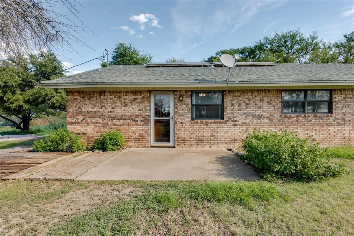 Single Family Residence For Sale in Parker County , 498 Flat Rock Road, Weatherford, Texas 76020, 3 Bedroom, 2 Bathroom, 2 Garage spaces, 1,242 Sqft, built in 1973, mls#21410565, Real Estate Agent in Weatherford, Homes For Sale in Parker county, Homes For Sale in Weatherford, Realtor in Weatherford Texas, Real Estate Brokerage Independent Realty Texas, Luminita Cordes Realtor