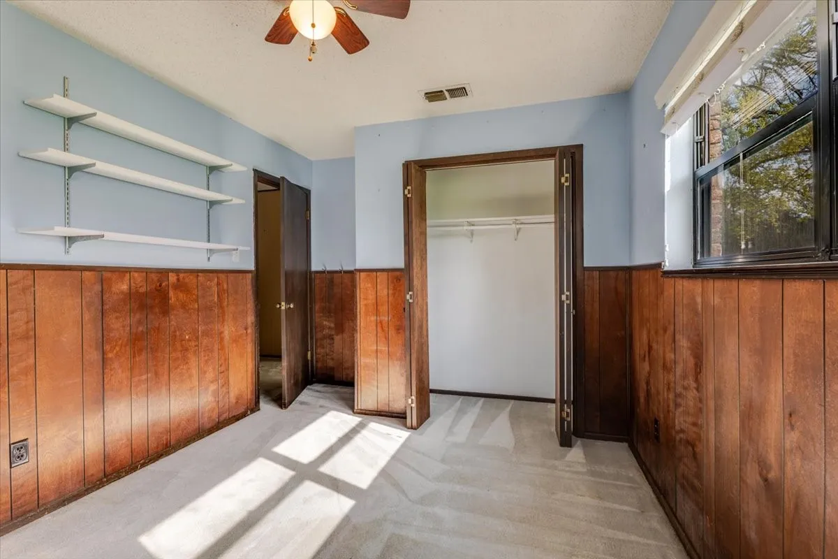 Single Family Residence For Sale in Parker County , 498 Flat Rock Road, Weatherford, Texas 76020, 3 Bedroom, 2 Bathroom, 2 Garage spaces, 1,242 Sqft, built in 1973, mls#21410565, Real Estate Agent in Weatherford, Homes For Sale in Parker county, Homes For Sale in Weatherford, Realtor in Weatherford Texas, Real Estate Brokerage Independent Realty Texas, Luminita Cordes Realtor