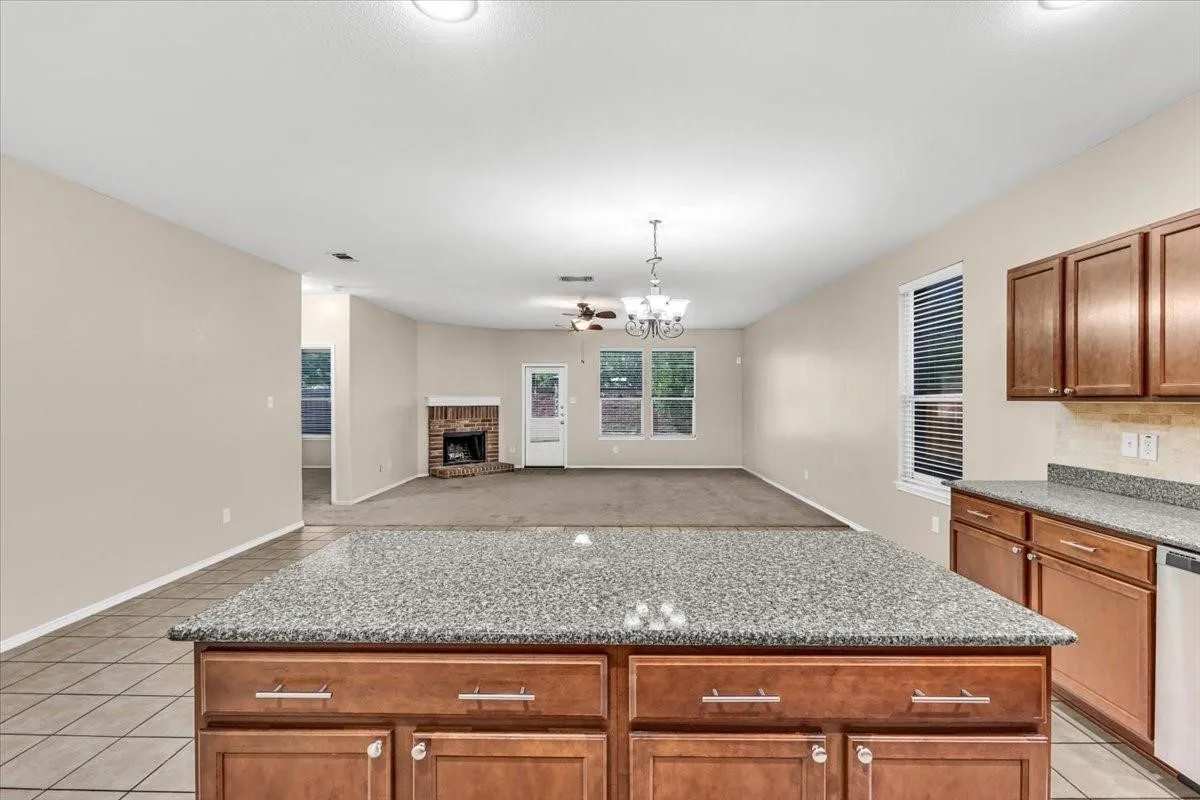 Single Family Residence For Rent in Tarrant County , 619 Denali Drive, Arlington, Texas 76002, 3 Bedroom, 2 Bathroom, 2 Garage spaces, 2,171 Sqft, built in 2012, mls#21419637, Real Estate Agent in Arlington, Homes For Rent in Tarrant county, Homes For Rent in Arlington, Realtor in Arlington Texas, Real Estate Brokerage Independent Realty Texas, Luminita Cordes Realtor