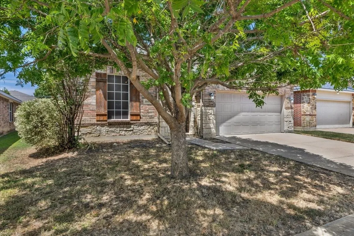 Single Family Residence For Rent in Tarrant County , 619 Denali Drive, Arlington, Texas 76002, 3 Bedroom, 2 Bathroom, 2 Garage spaces, 2,171 Sqft, built in 2012, mls#21419637, Real Estate Agent in Arlington, Homes For Rent in Tarrant county, Homes For Rent in Arlington, Realtor in Arlington Texas, Real Estate Brokerage Independent Realty Texas, Luminita Cordes Realtor