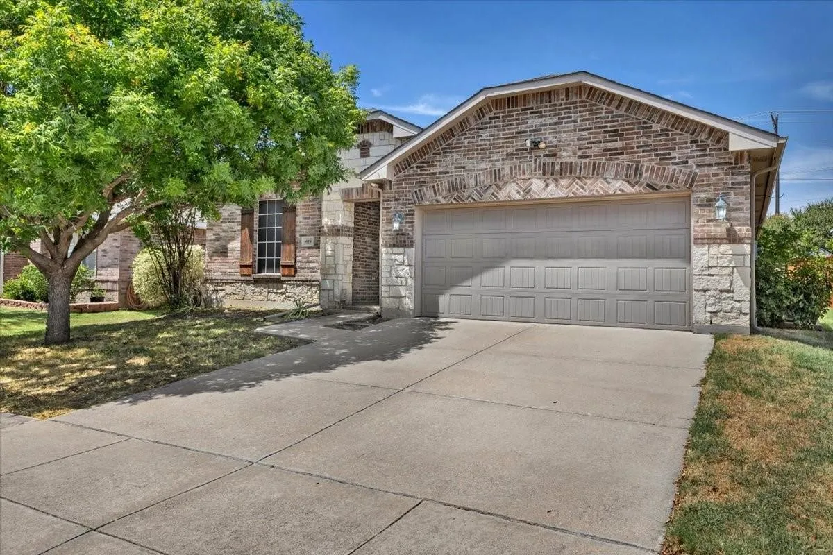 Single Family Residence For Rent in Tarrant County , 619 Denali Drive, Arlington, Texas 76002, 3 Bedroom, 2 Bathroom, 2 Garage spaces, 2,171 Sqft, built in 2012, mls#21419637, Real Estate Agent in Arlington, Homes For Rent in Tarrant county, Homes For Rent in Arlington, Realtor in Arlington Texas, Real Estate Brokerage Independent Realty Texas, Luminita Cordes Realtor