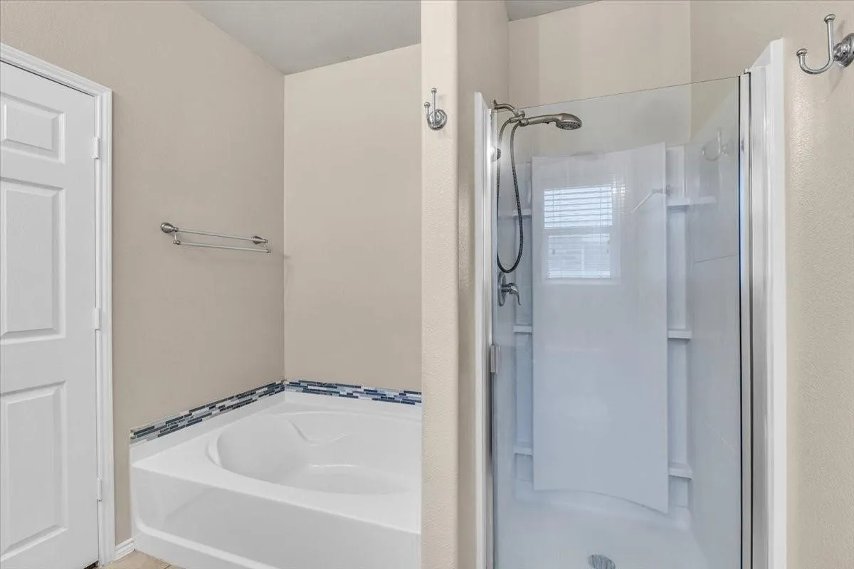 Single Family Residence For Rent in Tarrant County , 619 Denali Drive, Arlington, Texas 76002, 3 Bedroom, 2 Bathroom, 2 Garage spaces, 2,171 Sqft, built in 2012, mls#21419637, Real Estate Agent in Arlington, Homes For Rent in Tarrant county, Homes For Rent in Arlington, Realtor in Arlington Texas, Real Estate Brokerage Independent Realty Texas, Luminita Cordes Realtor