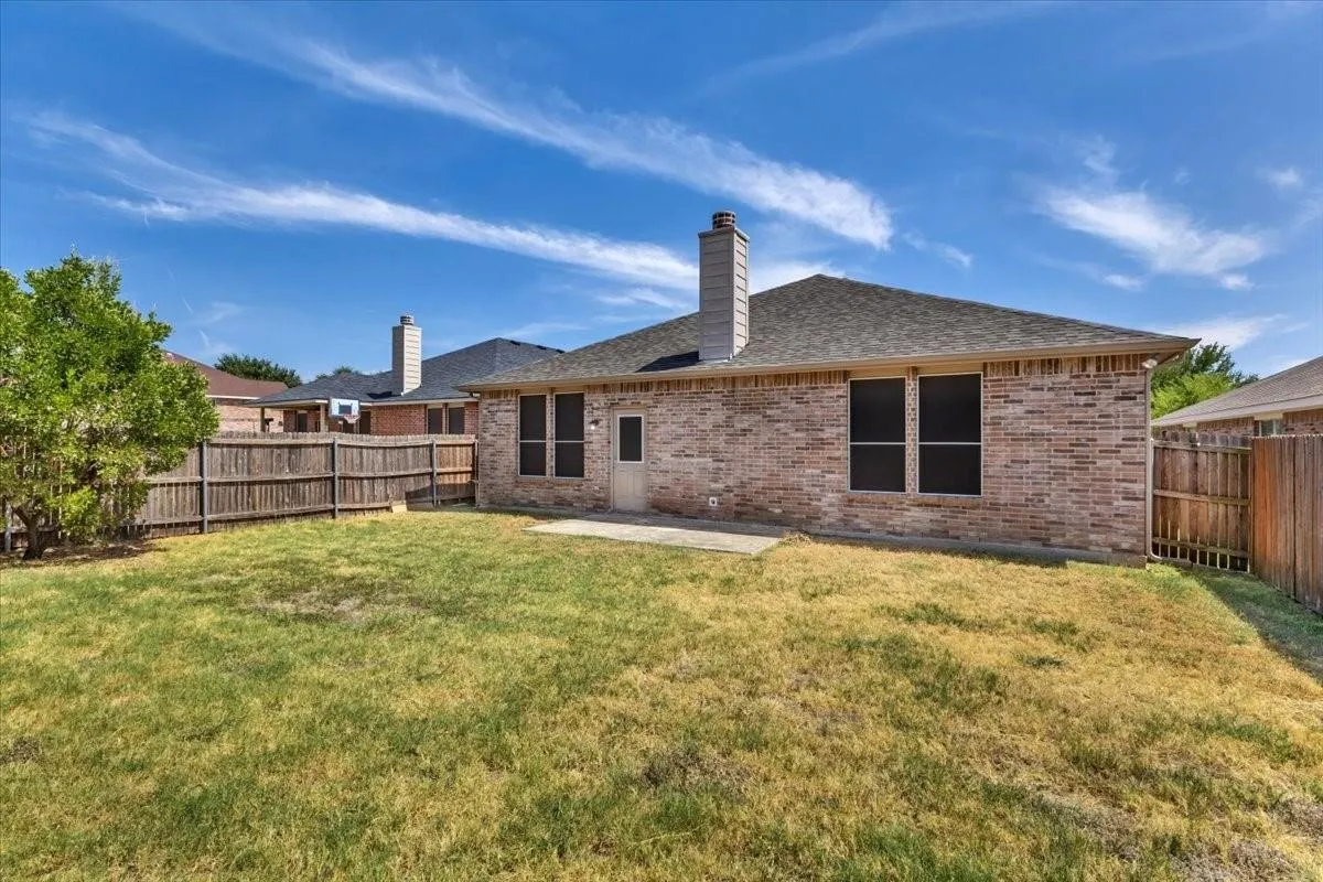 Single Family Residence For Rent in Tarrant County , 619 Denali Drive, Arlington, Texas 76002, 3 Bedroom, 2 Bathroom, 2 Garage spaces, 2,171 Sqft, built in 2012, mls#21419637, Real Estate Agent in Arlington, Homes For Rent in Tarrant county, Homes For Rent in Arlington, Realtor in Arlington Texas, Real Estate Brokerage Independent Realty Texas, Luminita Cordes Realtor