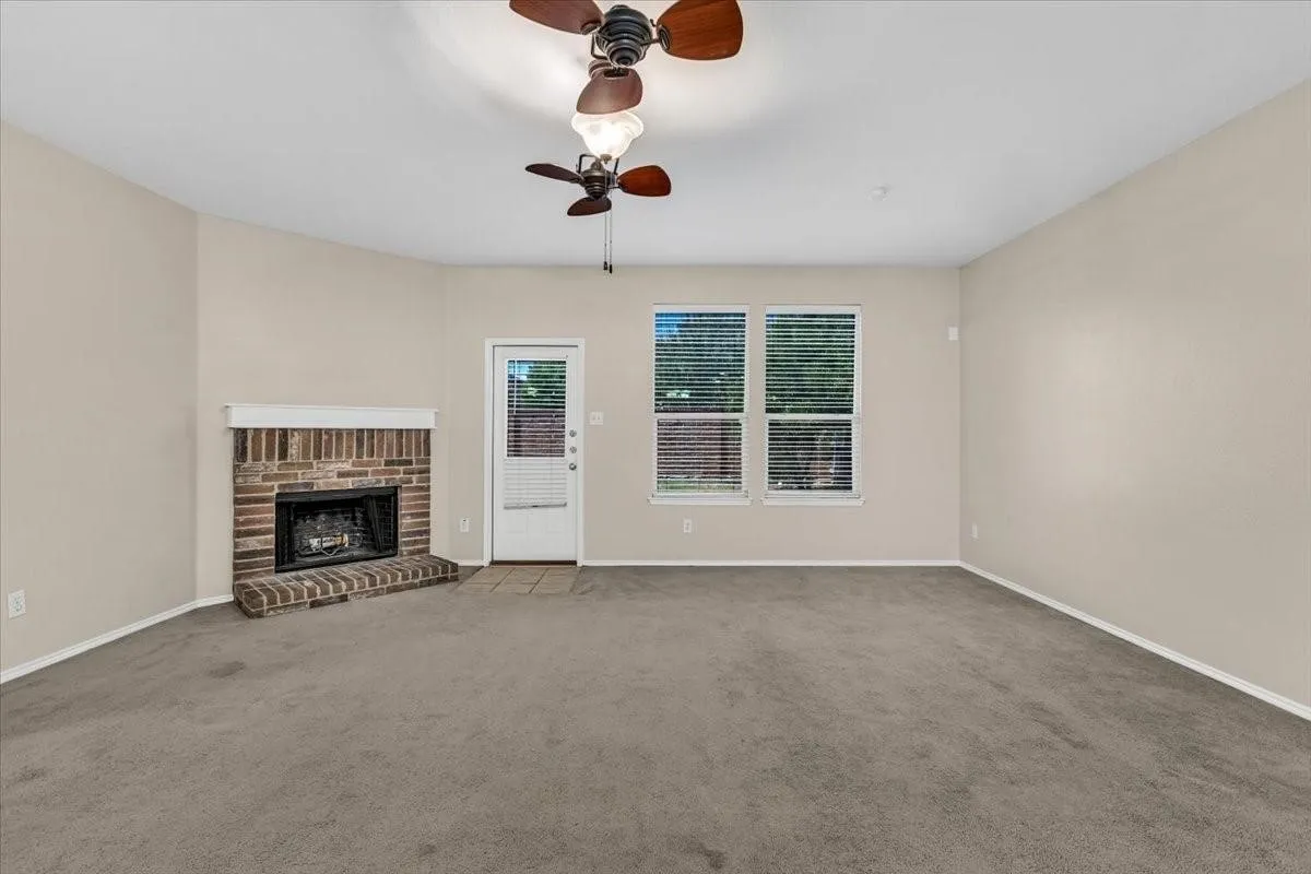 Single Family Residence For Rent in Tarrant County , 619 Denali Drive, Arlington, Texas 76002, 3 Bedroom, 2 Bathroom, 2 Garage spaces, 2,171 Sqft, built in 2012, mls#21419637, Real Estate Agent in Arlington, Homes For Rent in Tarrant county, Homes For Rent in Arlington, Realtor in Arlington Texas, Real Estate Brokerage Independent Realty Texas, Luminita Cordes Realtor